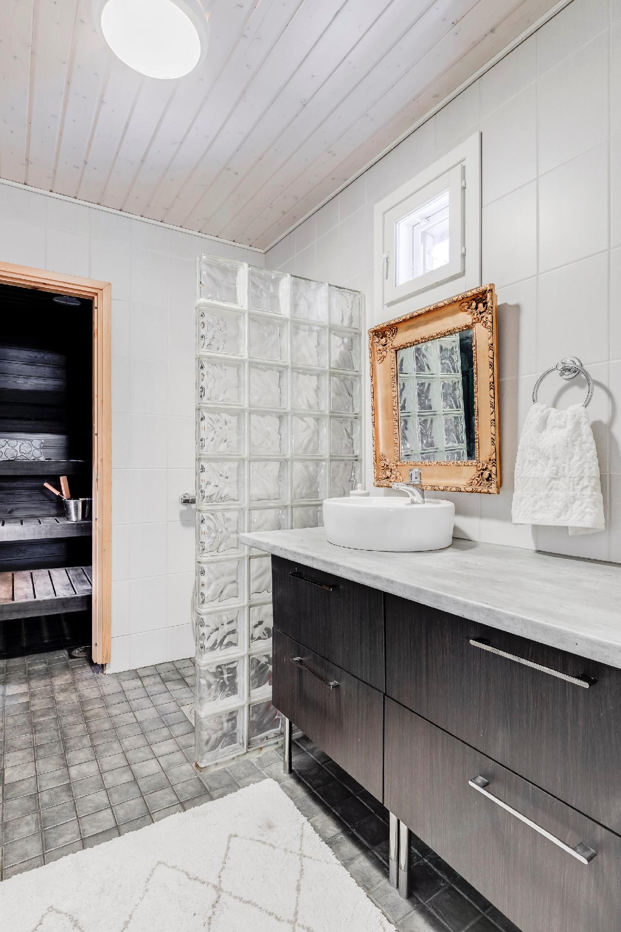 Saramäentie 26, Paloheinä, Helsinki