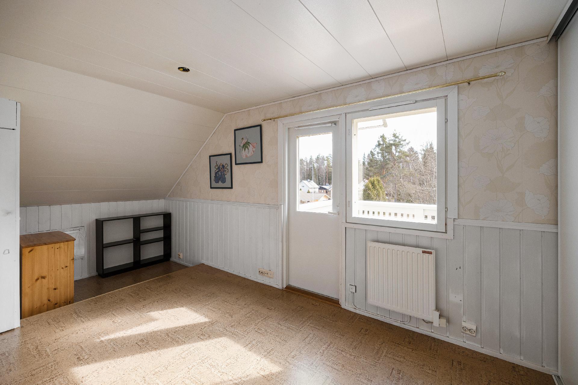 Yläkerran makuuhuone