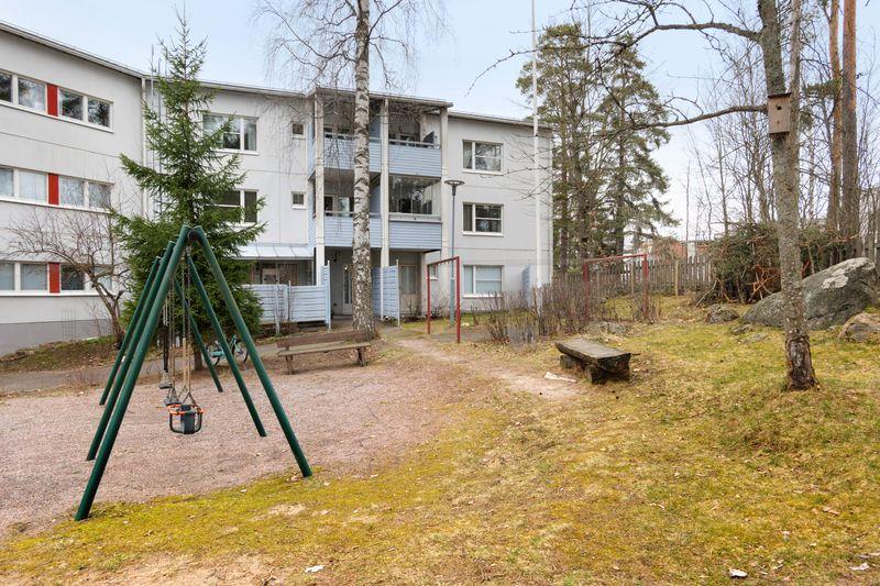 Rukkilanrinne 4, Malminkartano, Helsinki