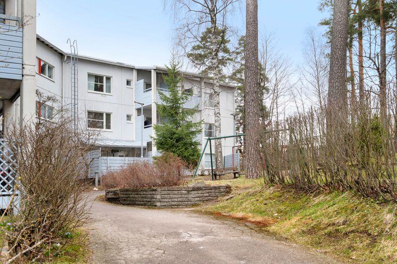 Rukkilanrinne 4, Malminkartano, Helsinki