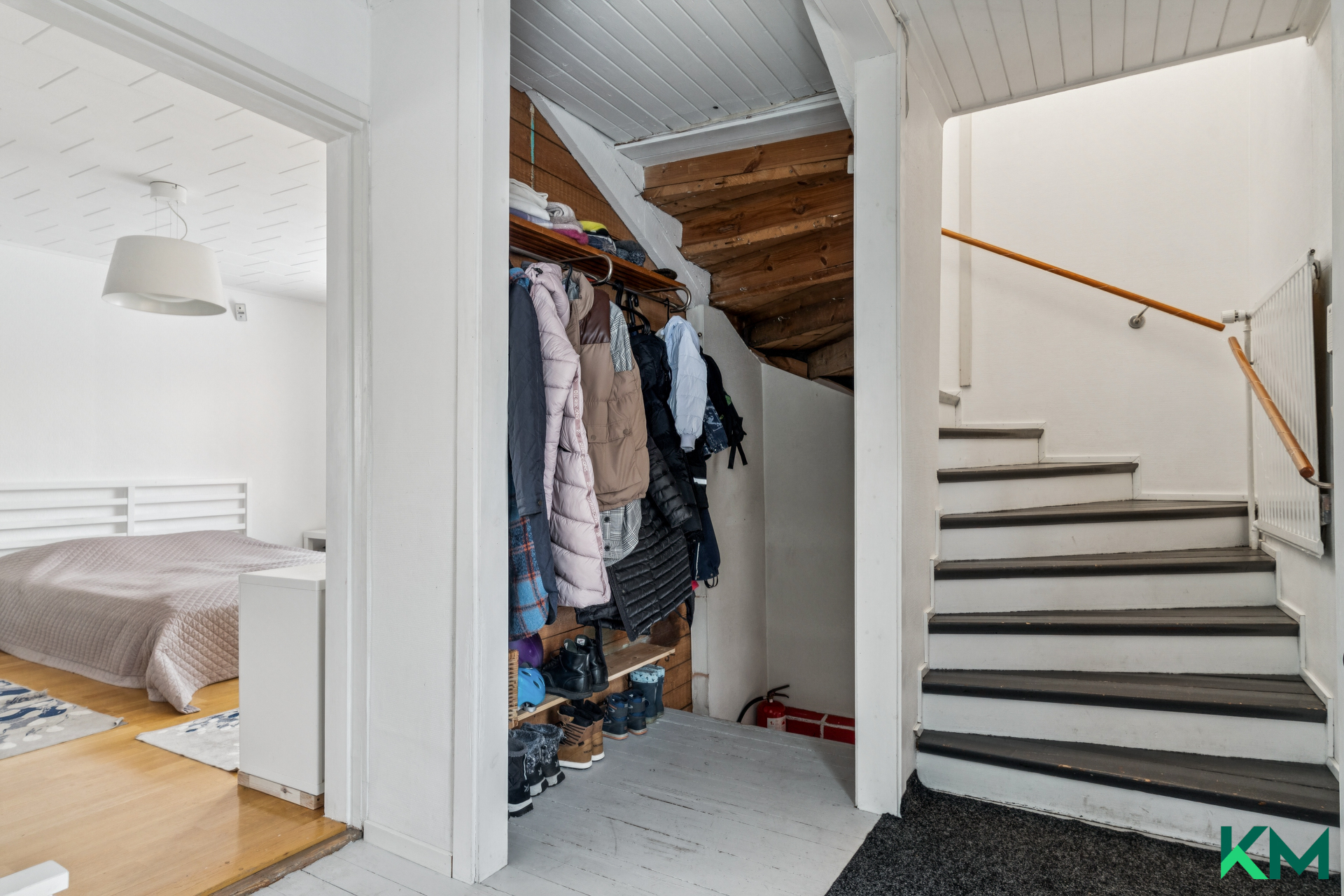 Rintamamiestalon eteinen