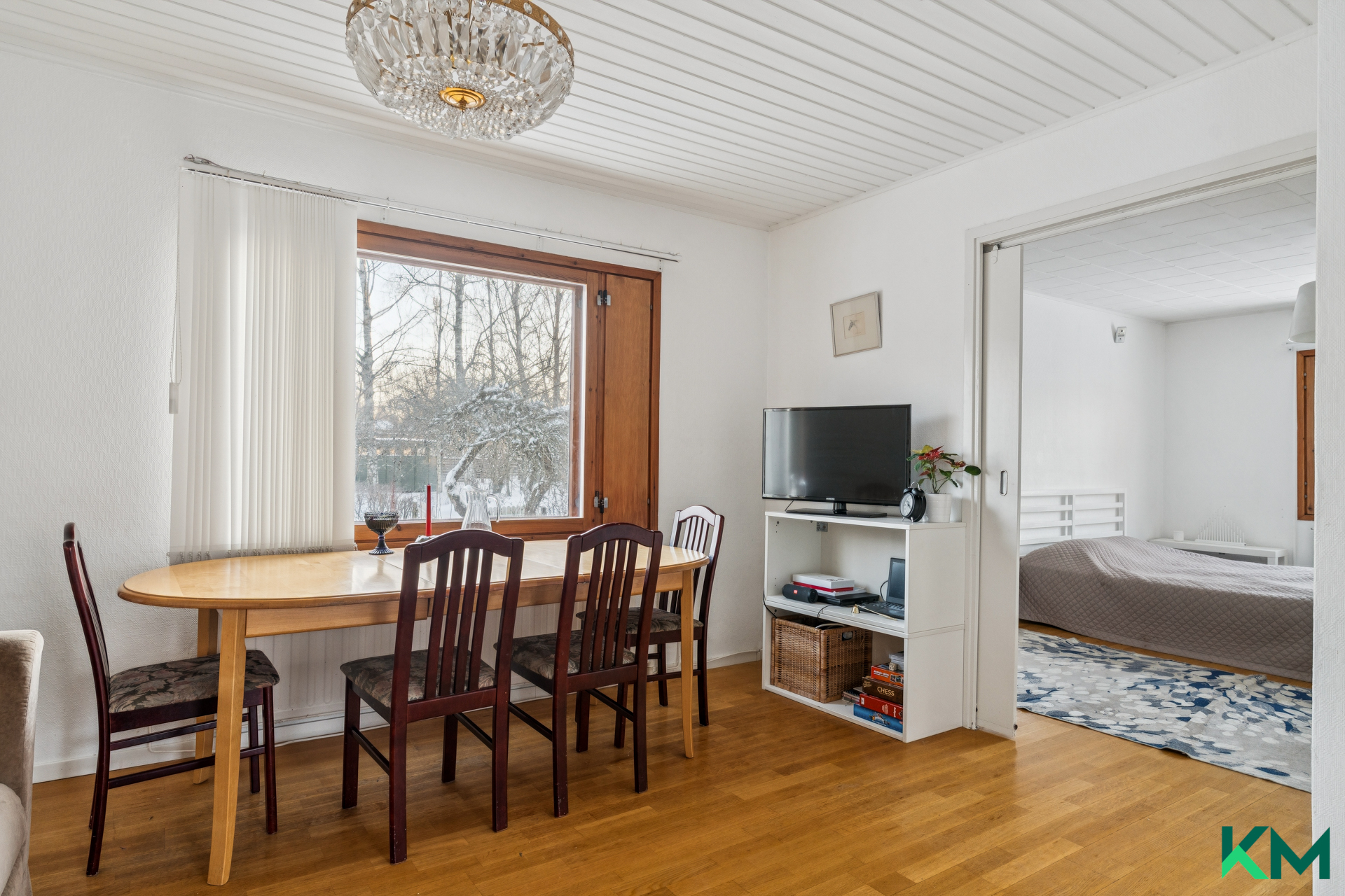 Rintamamiestalon ruokailutila