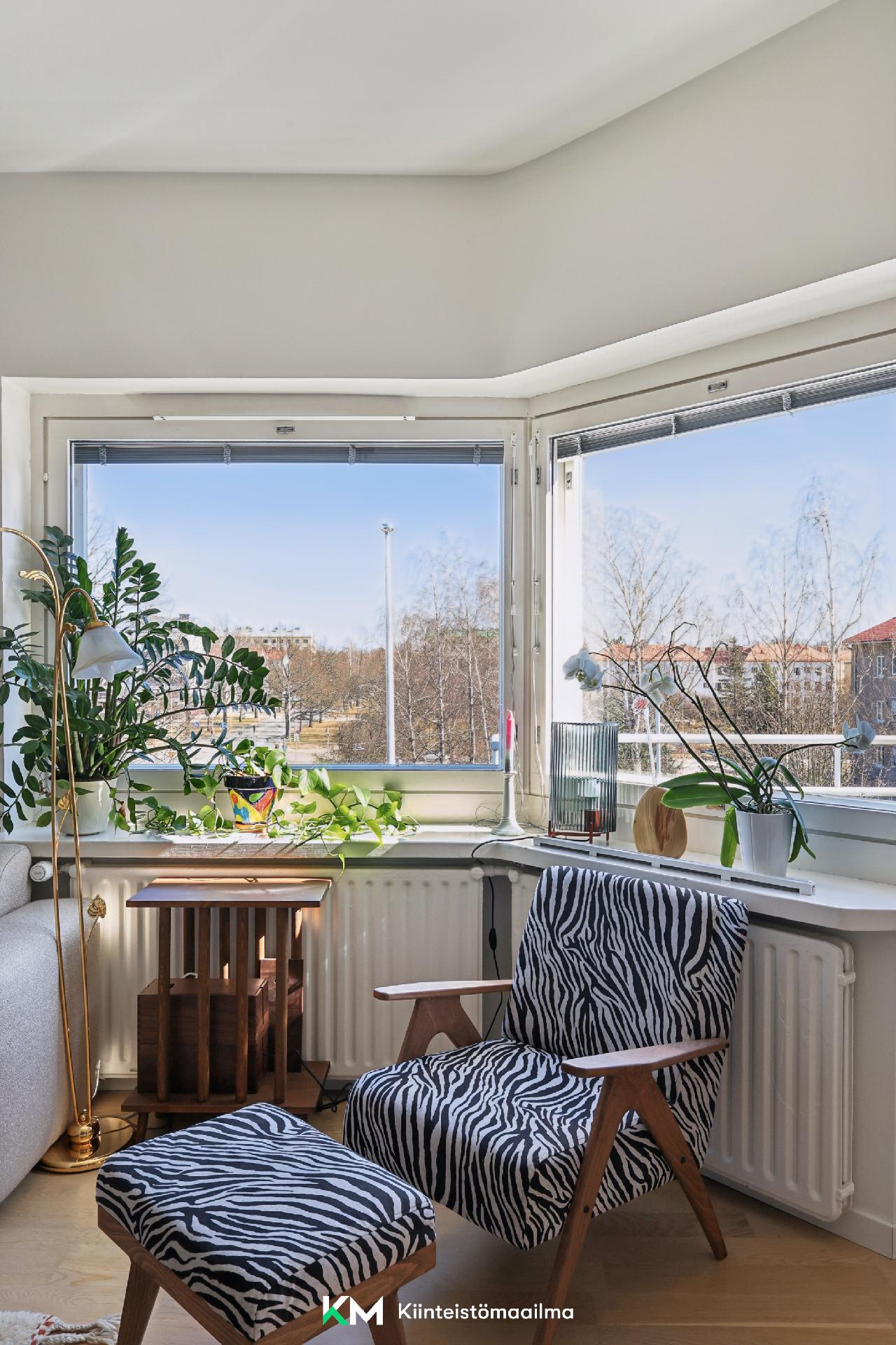 Kaunis ikkuna syvennys