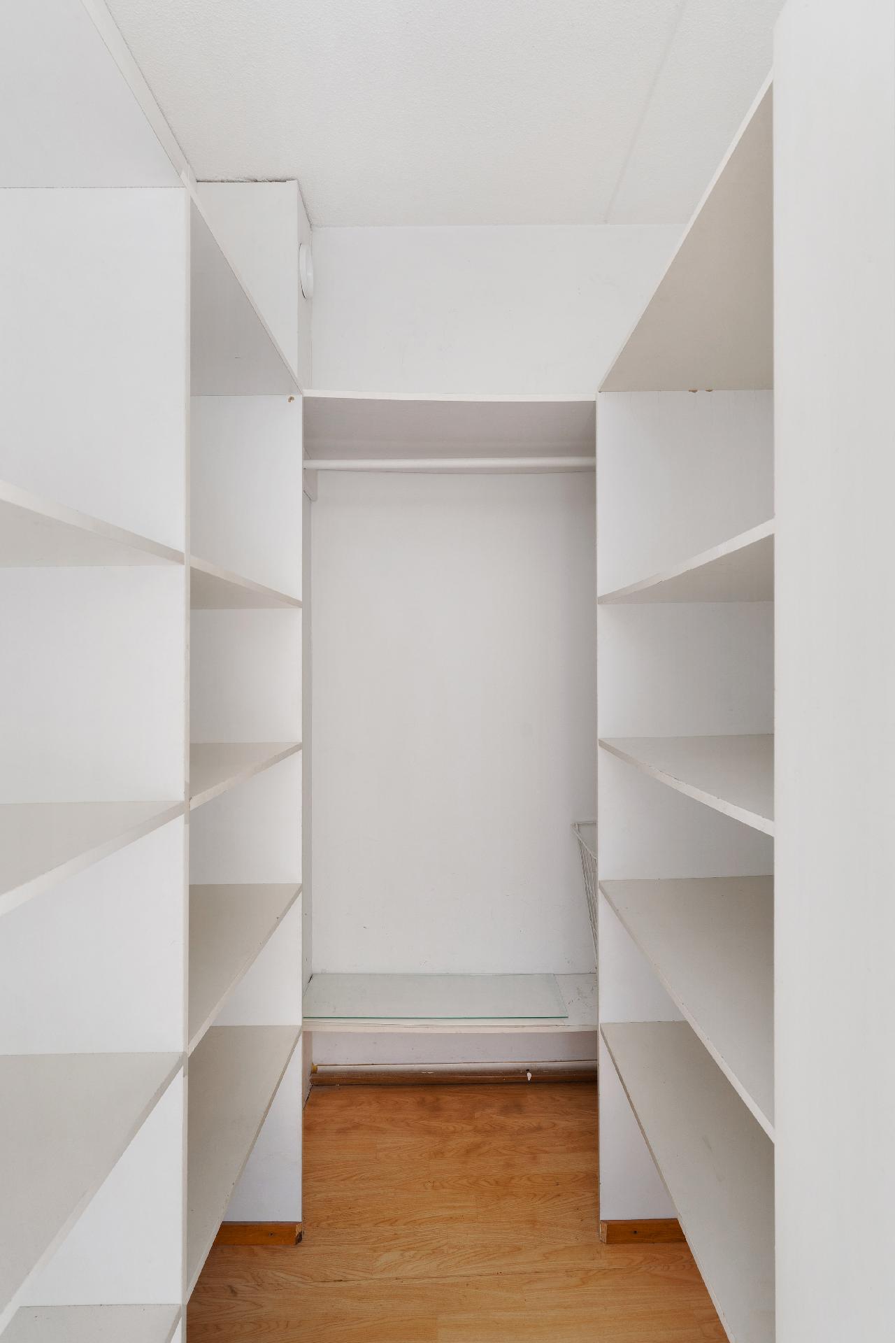 vaatehuoneessa on paljon tilaa