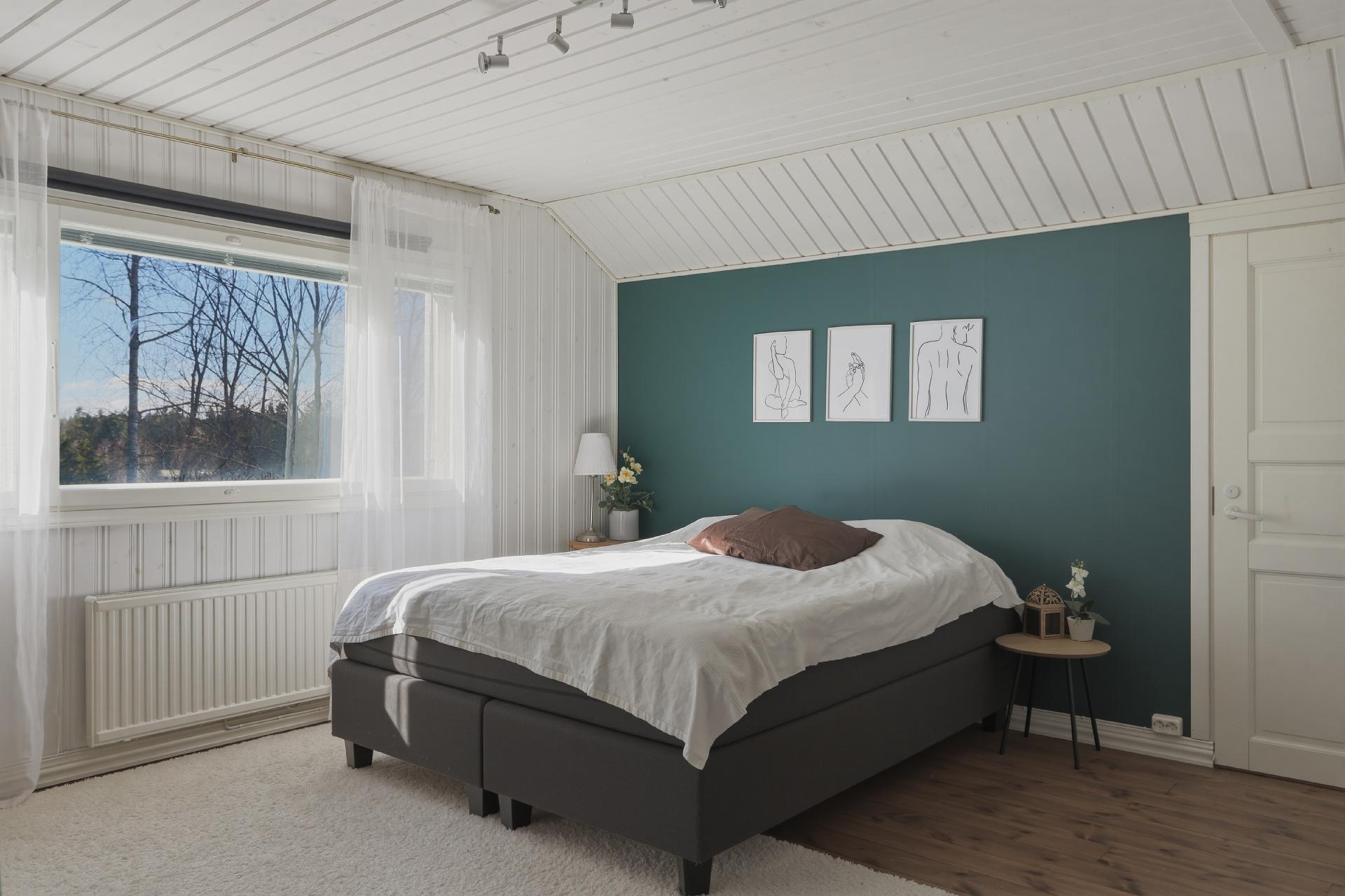 Yläkerran makuuhuone