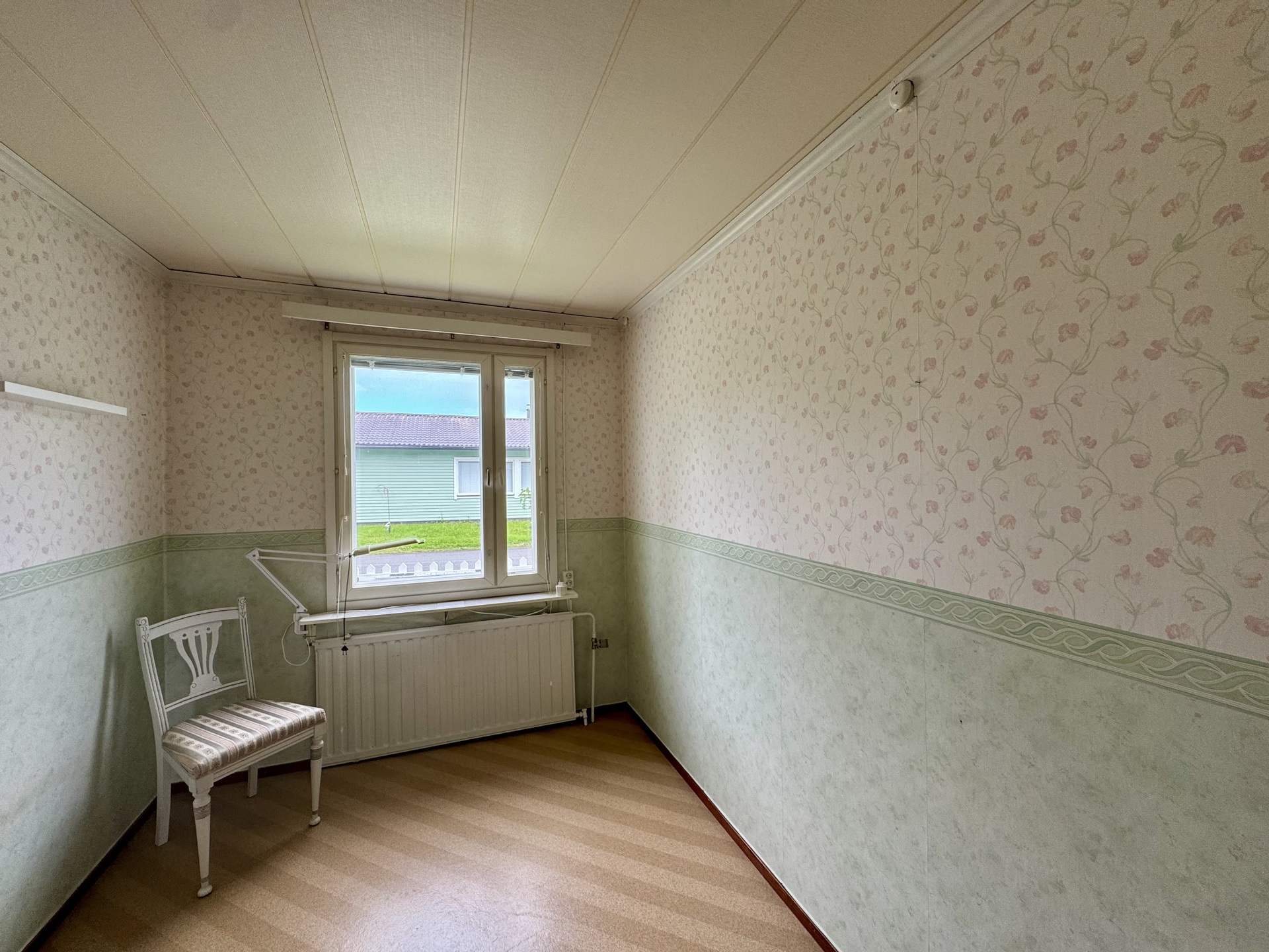 Makuuhuone/työhuone