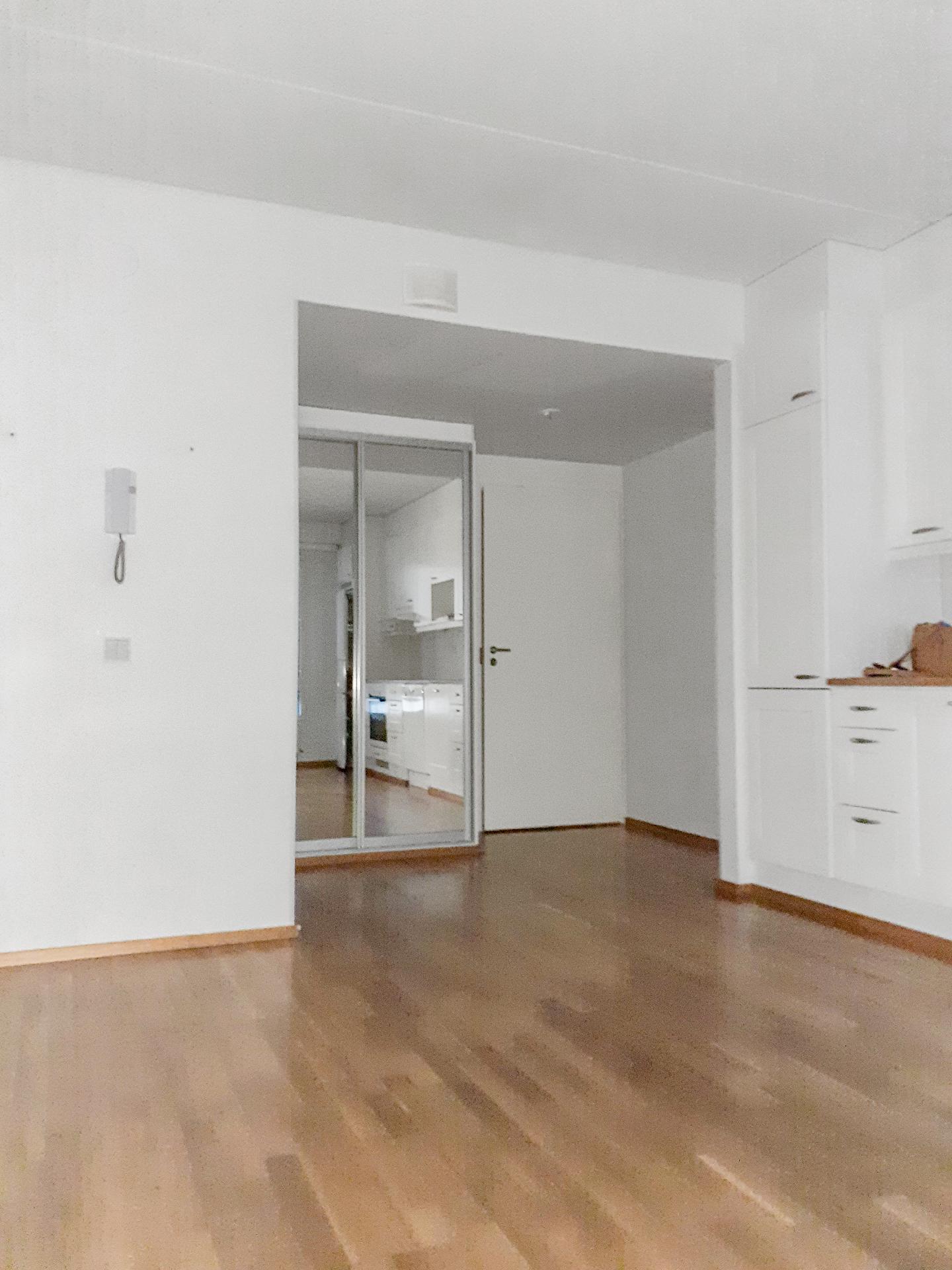 avokeittiö/olohuone