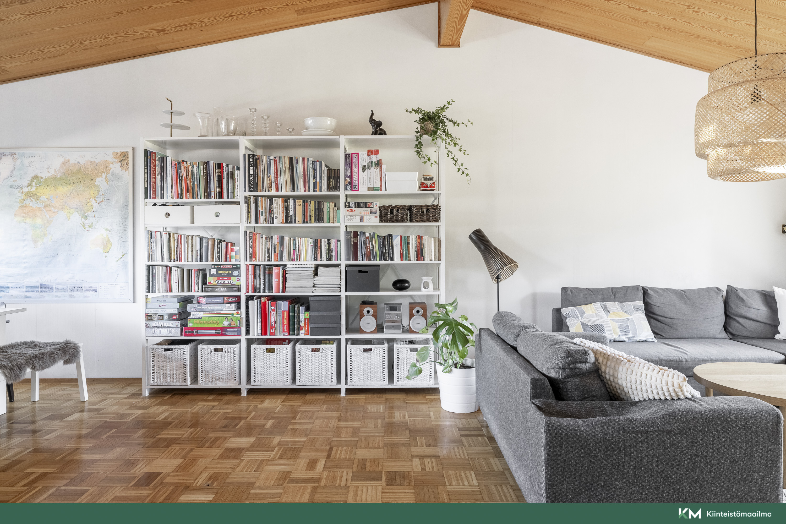 Läntinen Koulupolku 8, Kauniainen