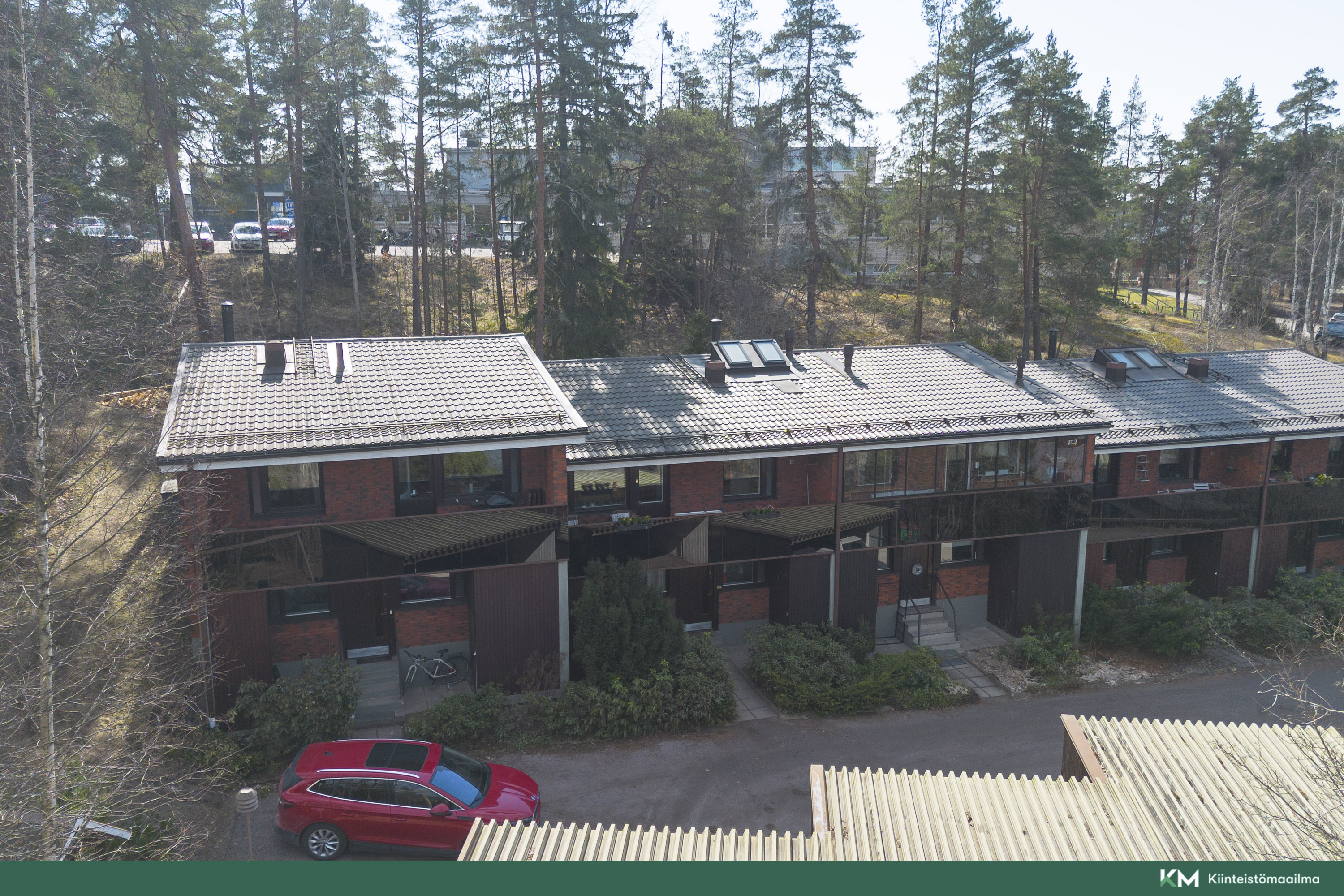 Läntinen Koulupolku 8, Kauniainen
