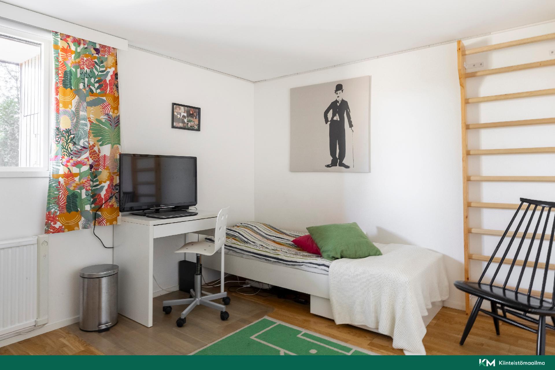 Läntinen koulupolku 8, Kauniainen