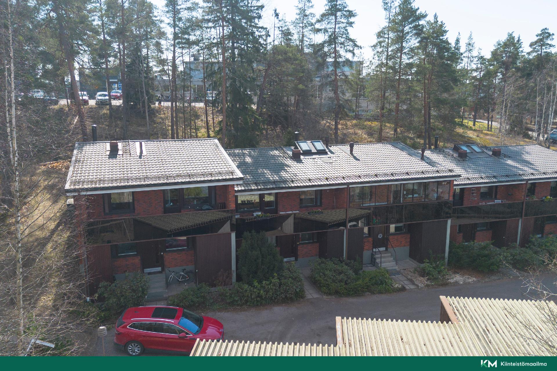 Läntinen koulupolku 8, Kauniainen