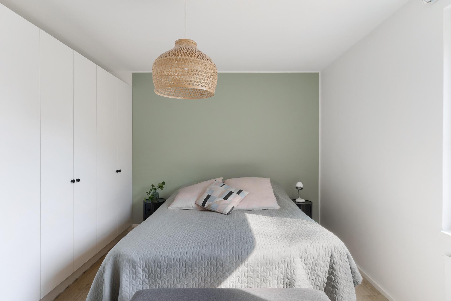 Makuuhuoneessa reilusti kaappeja