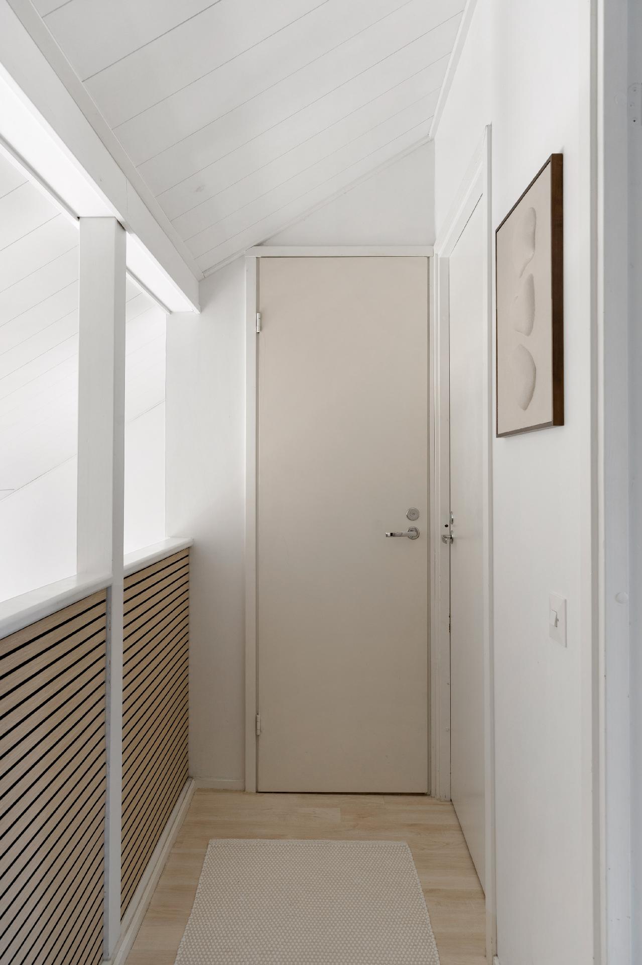 Ylakerrassa vaatehuone