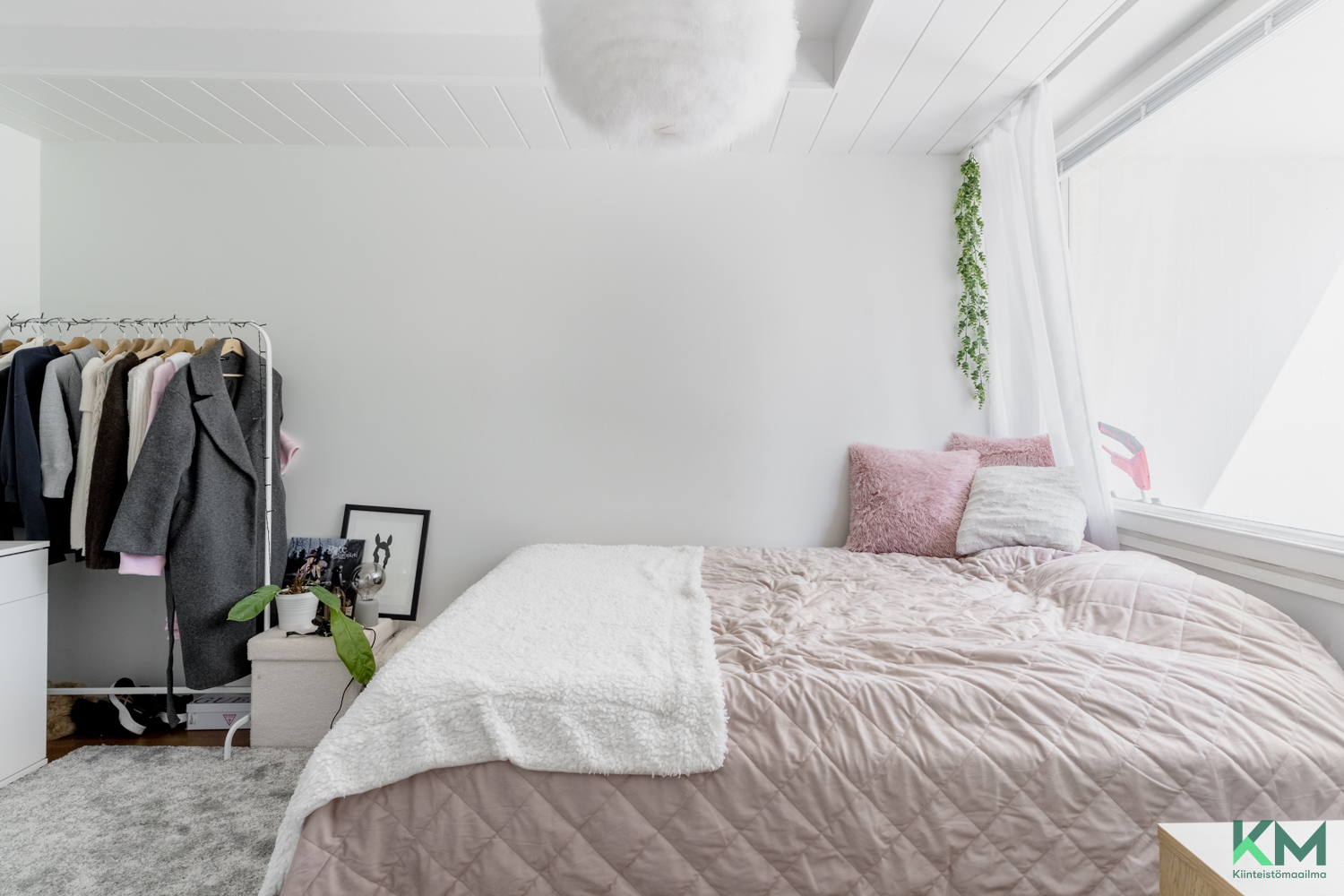 Alakerran makuuhuone