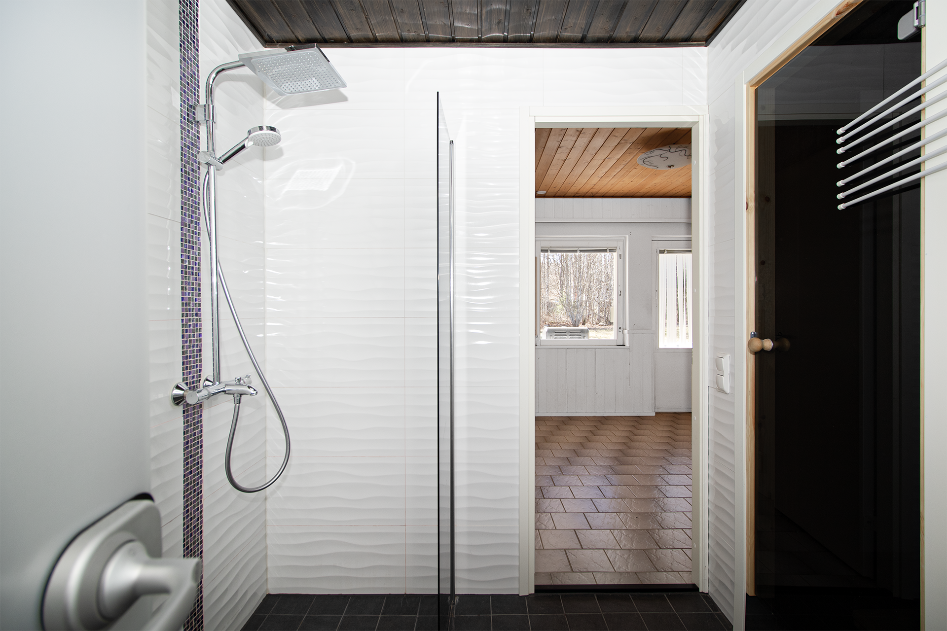 remontoitu kylpyhuone