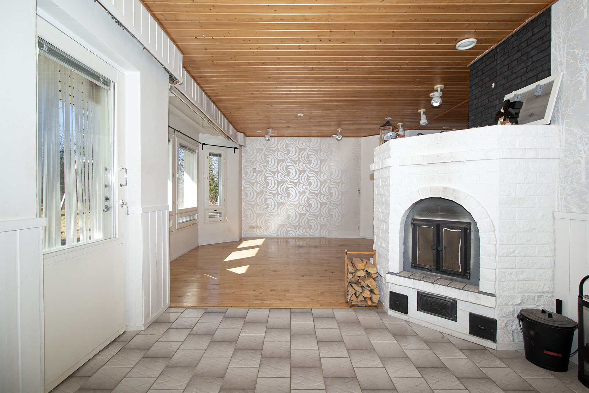 Takkahuonessa tuuelman luojana varaavatakka