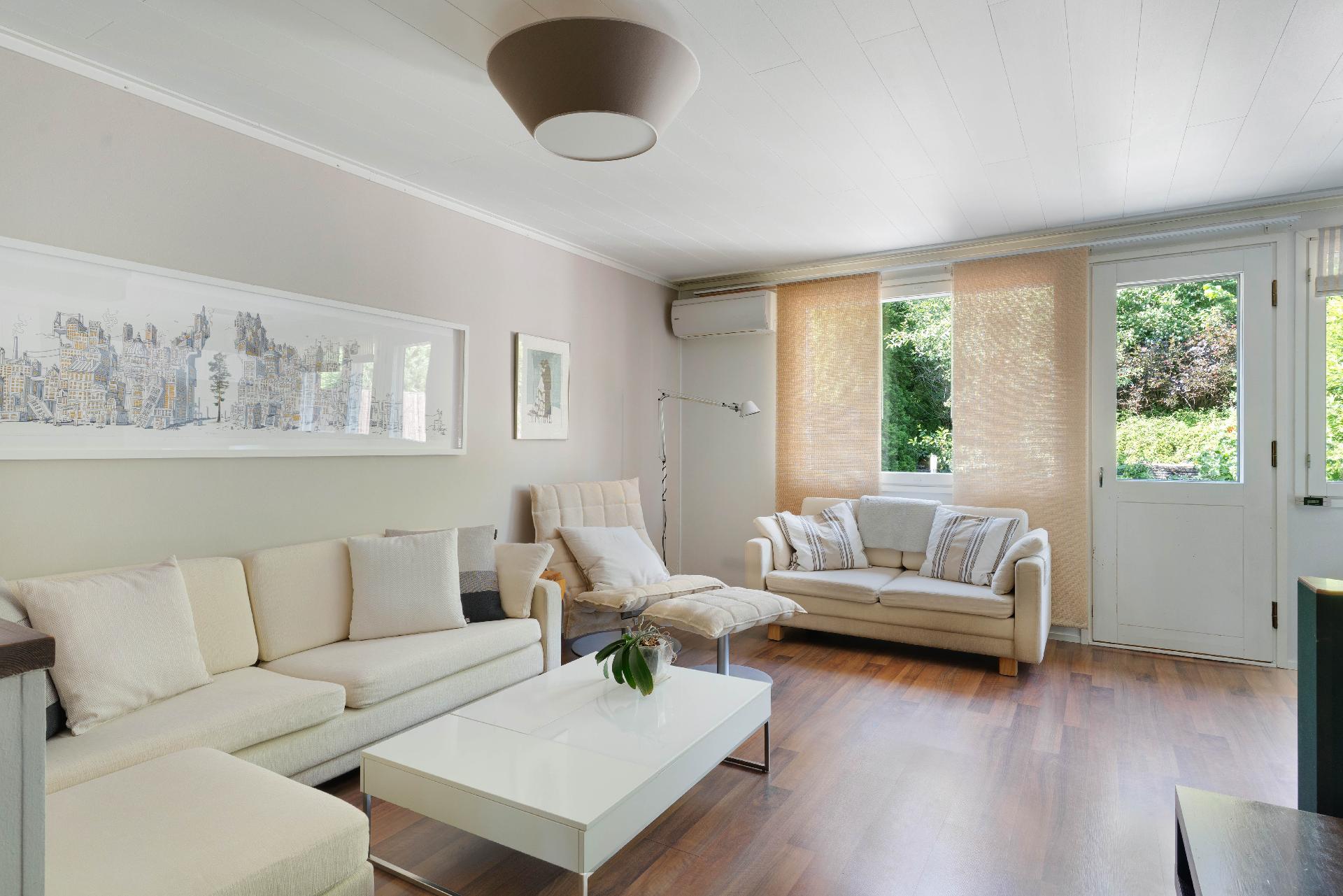 Pähkinänsärkijä 8, Pähkinärinne, Vantaa