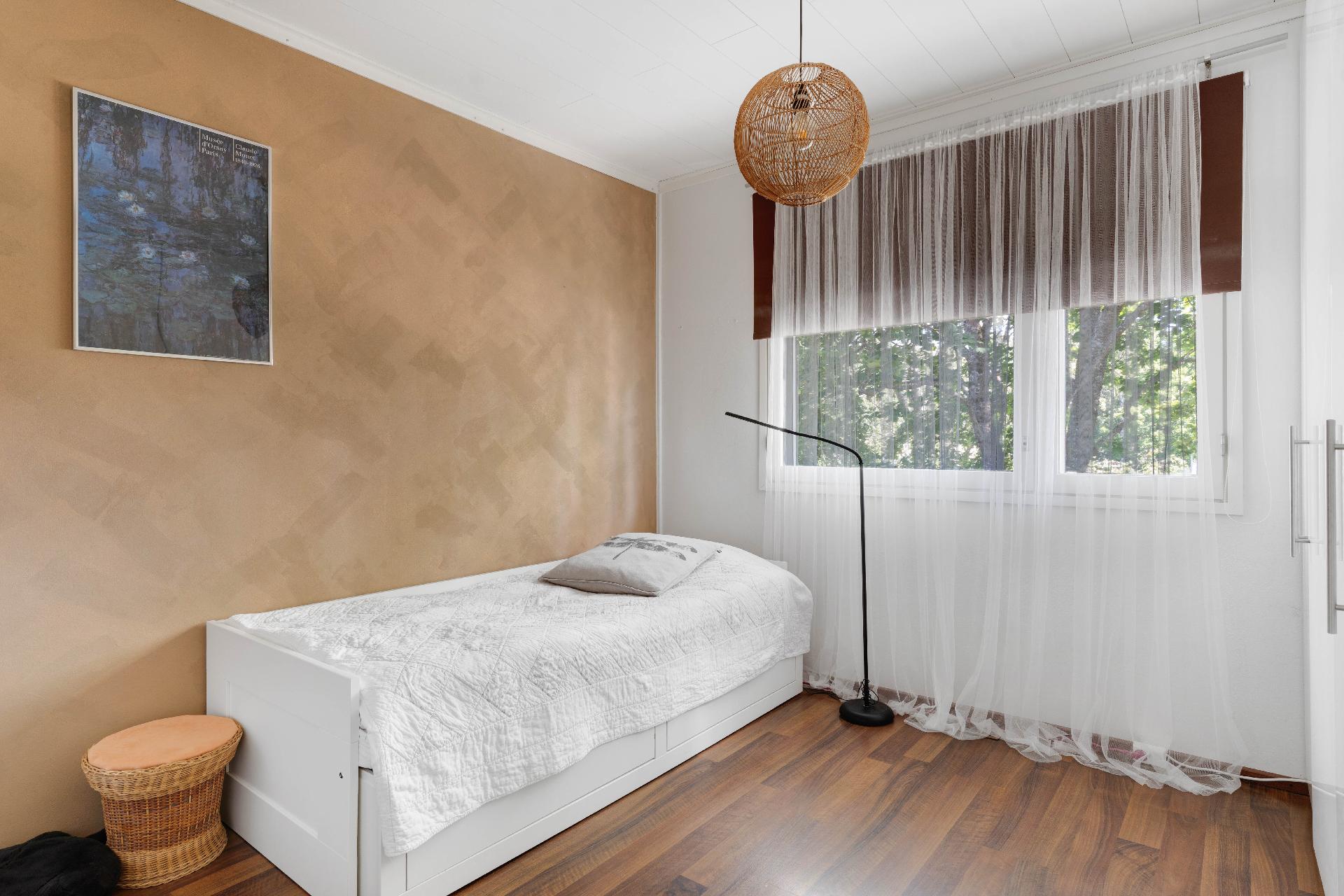 Pähkinänsärkijä 8, Pähkinärinne, Vantaa