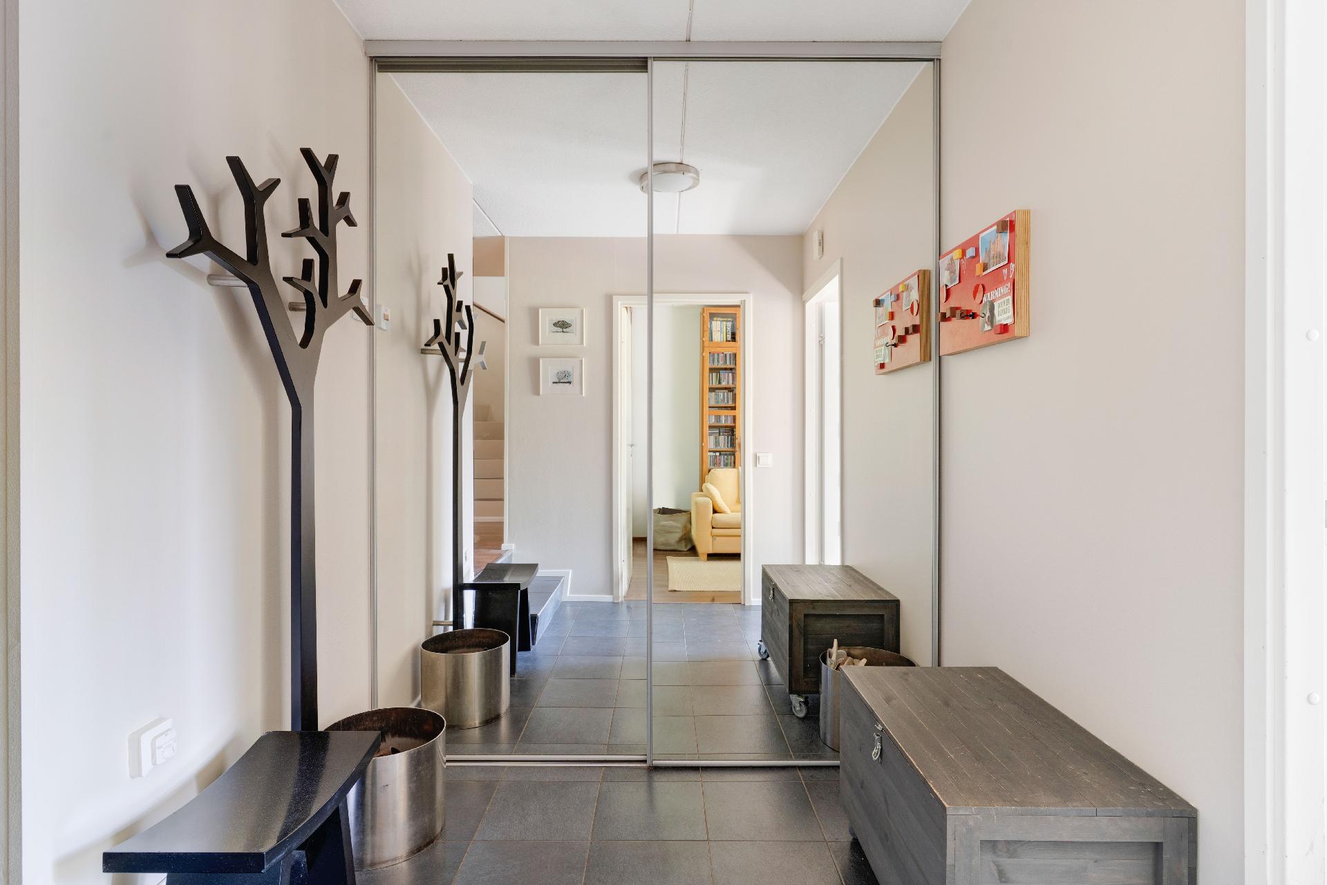 Pähkinänsärkijä 8, Pähkinärinne, Vantaa