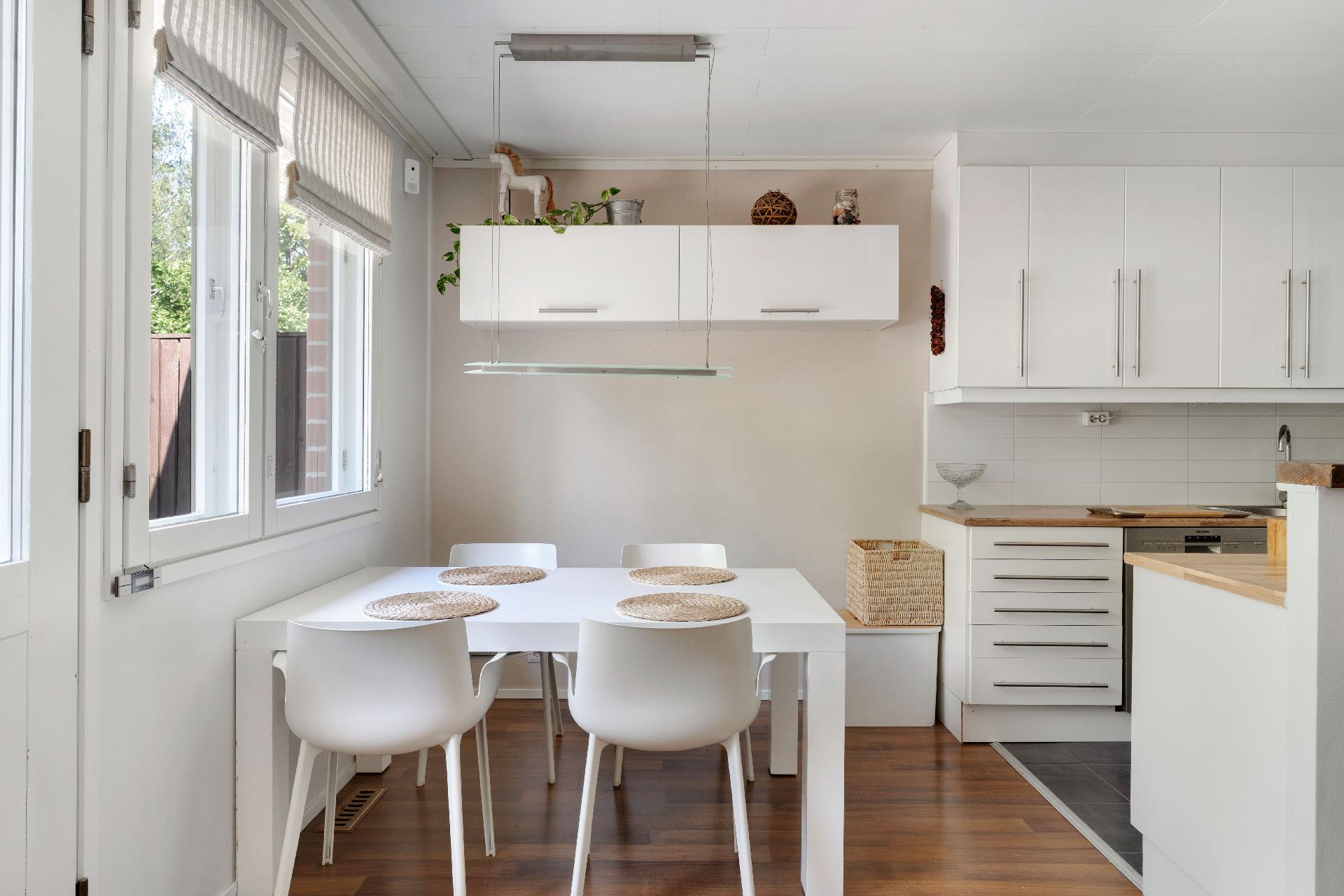 Pähkinänsärkijä 8, Pähkinärinne, Vantaa