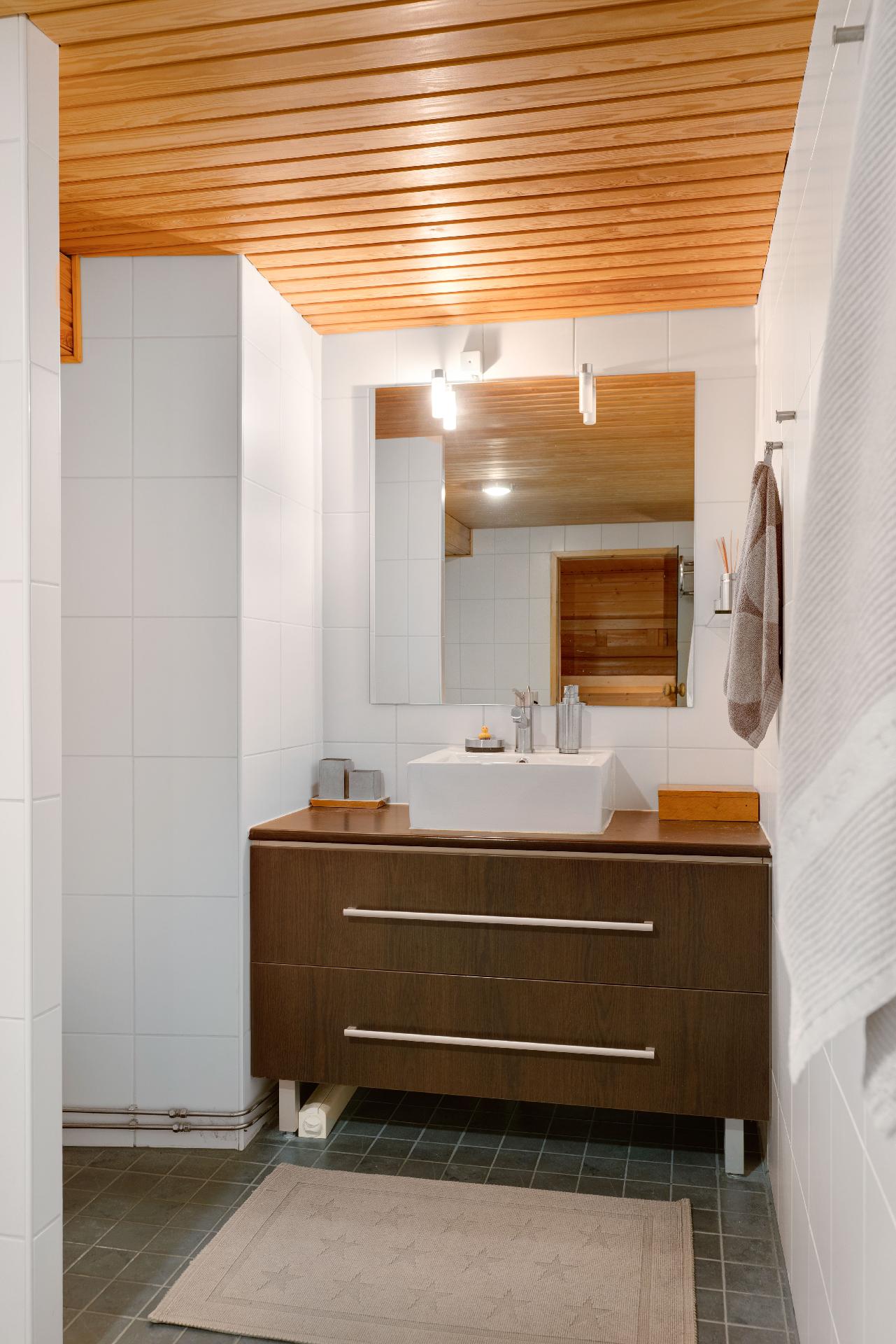 Pähkinänsärkijä 8, Pähkinärinne, Vantaa