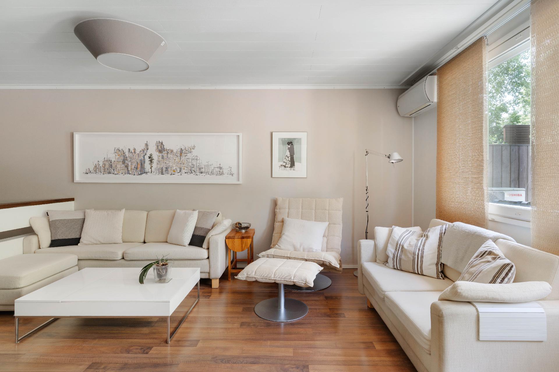 Pähkinänsärkijä 8, Pähkinärinne, Vantaa