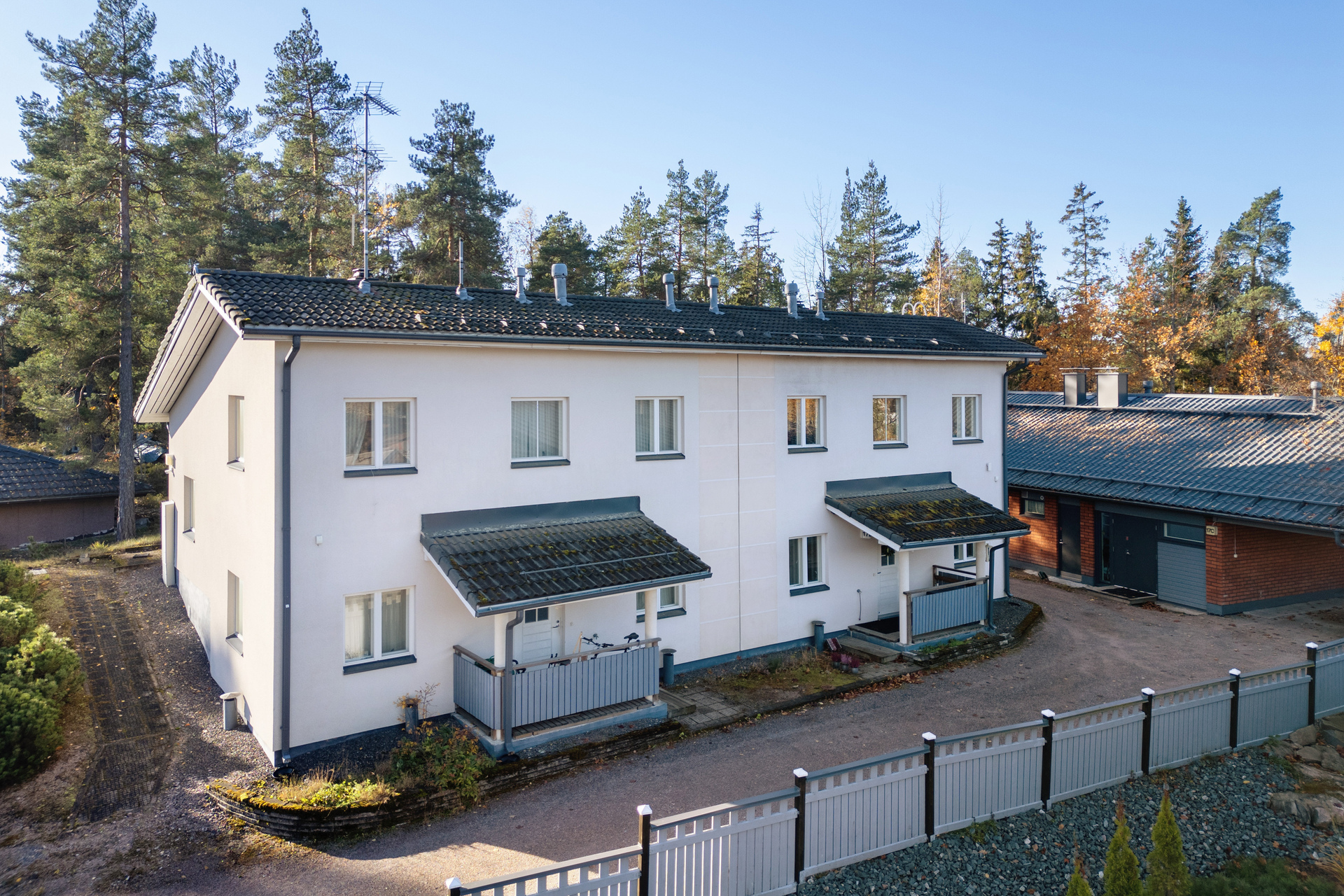Julkisivu