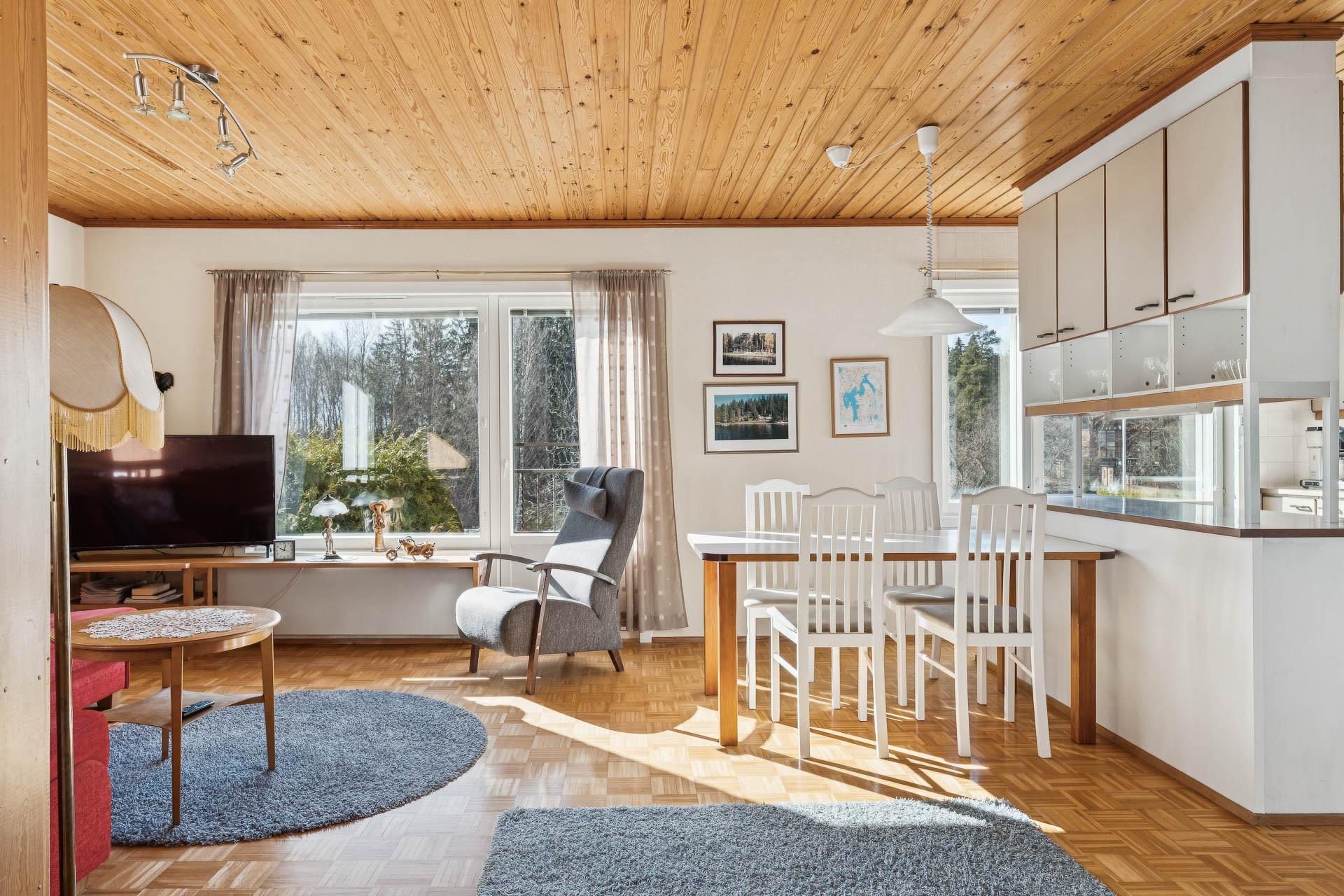 Läksyrinne 25, Puistola, Helsinki