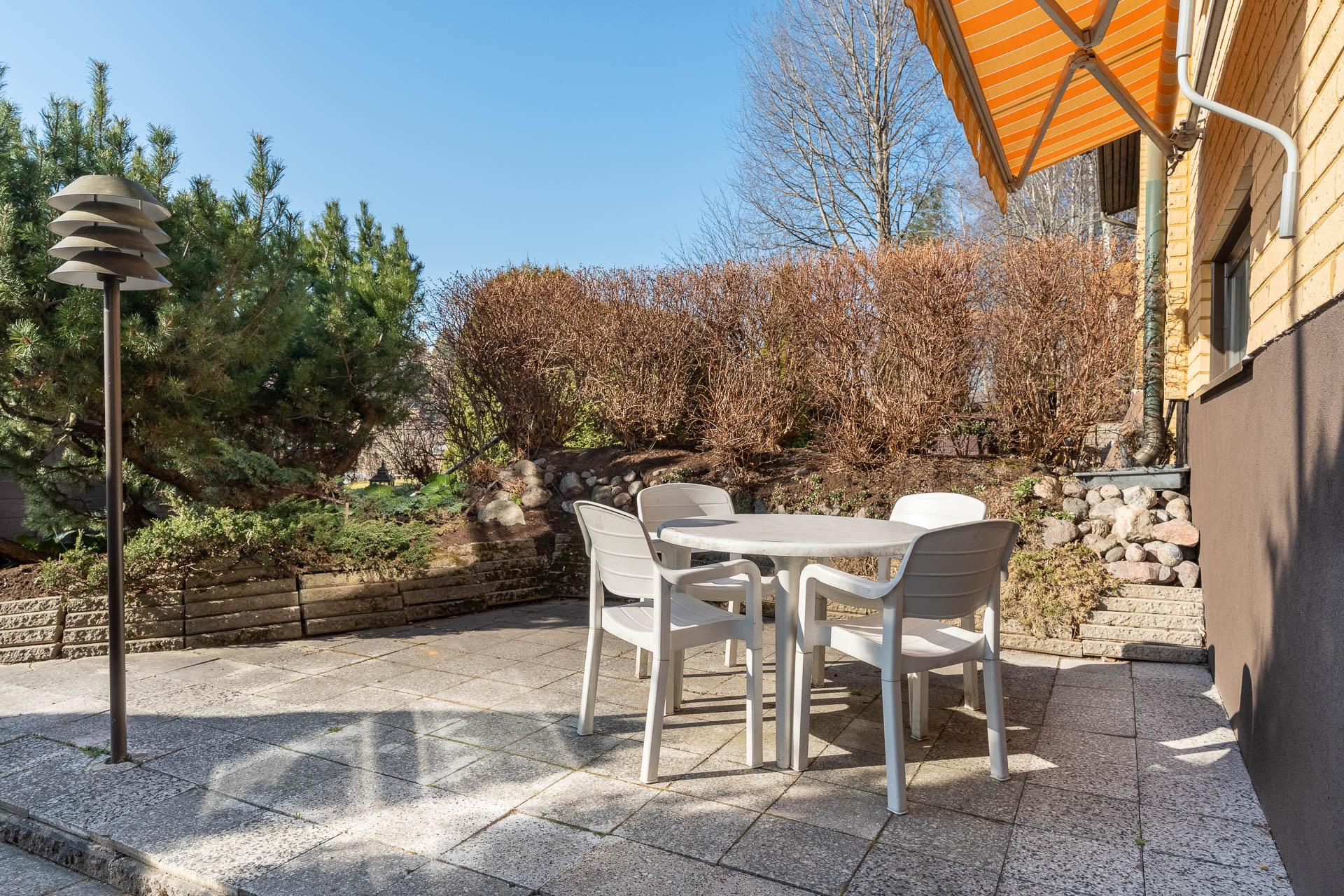 Läksyrinne 25, Puistola, Helsinki