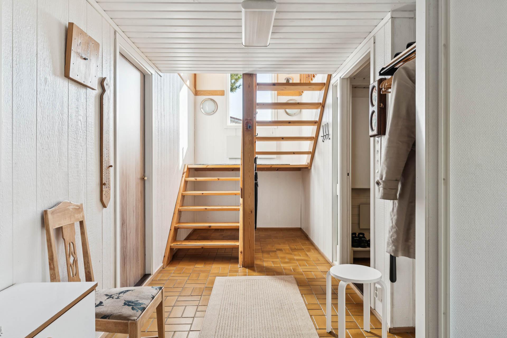 Läksyrinne 25, Puistola, Helsinki