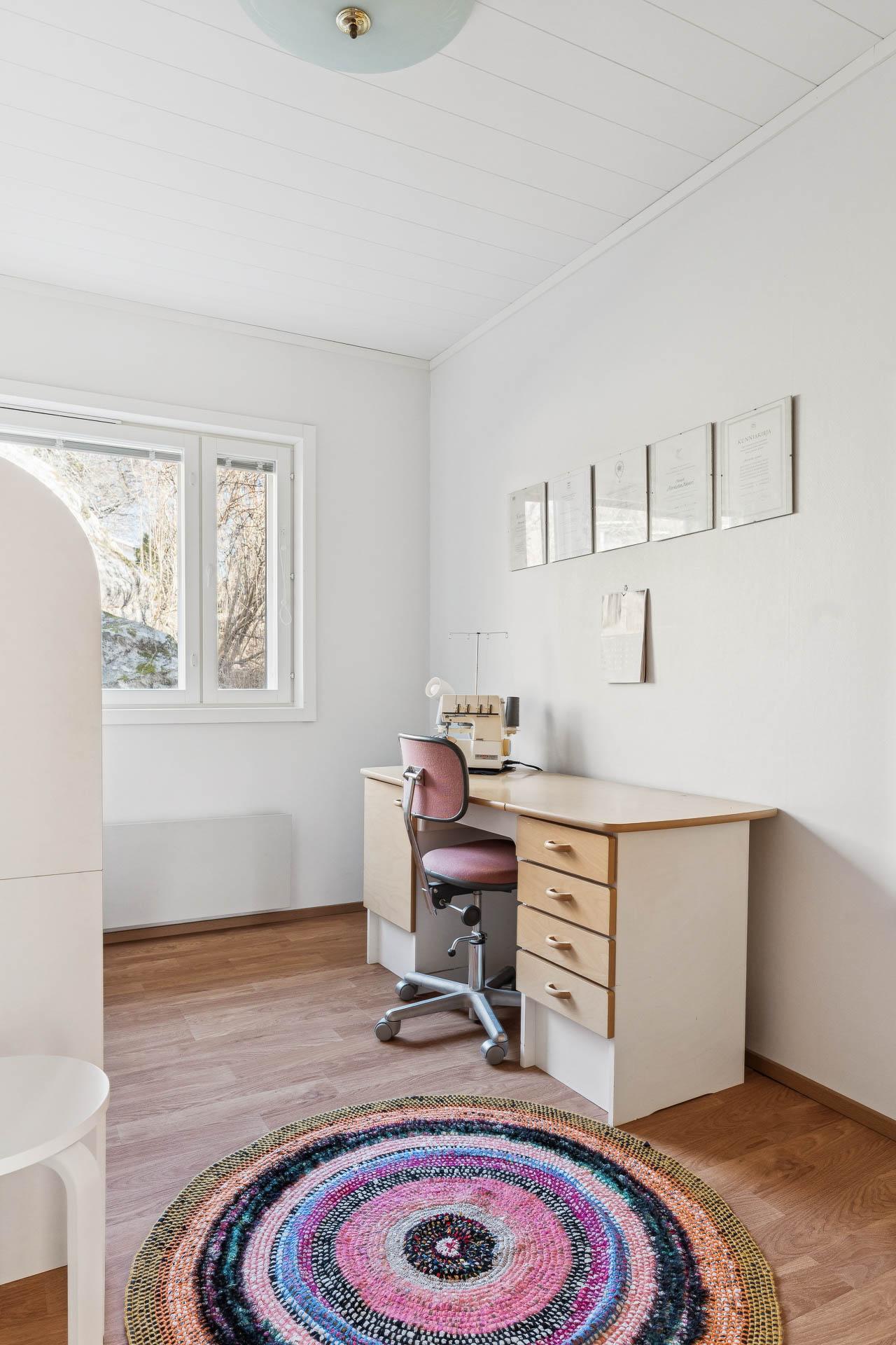 Läksyrinne 25, Puistola, Helsinki