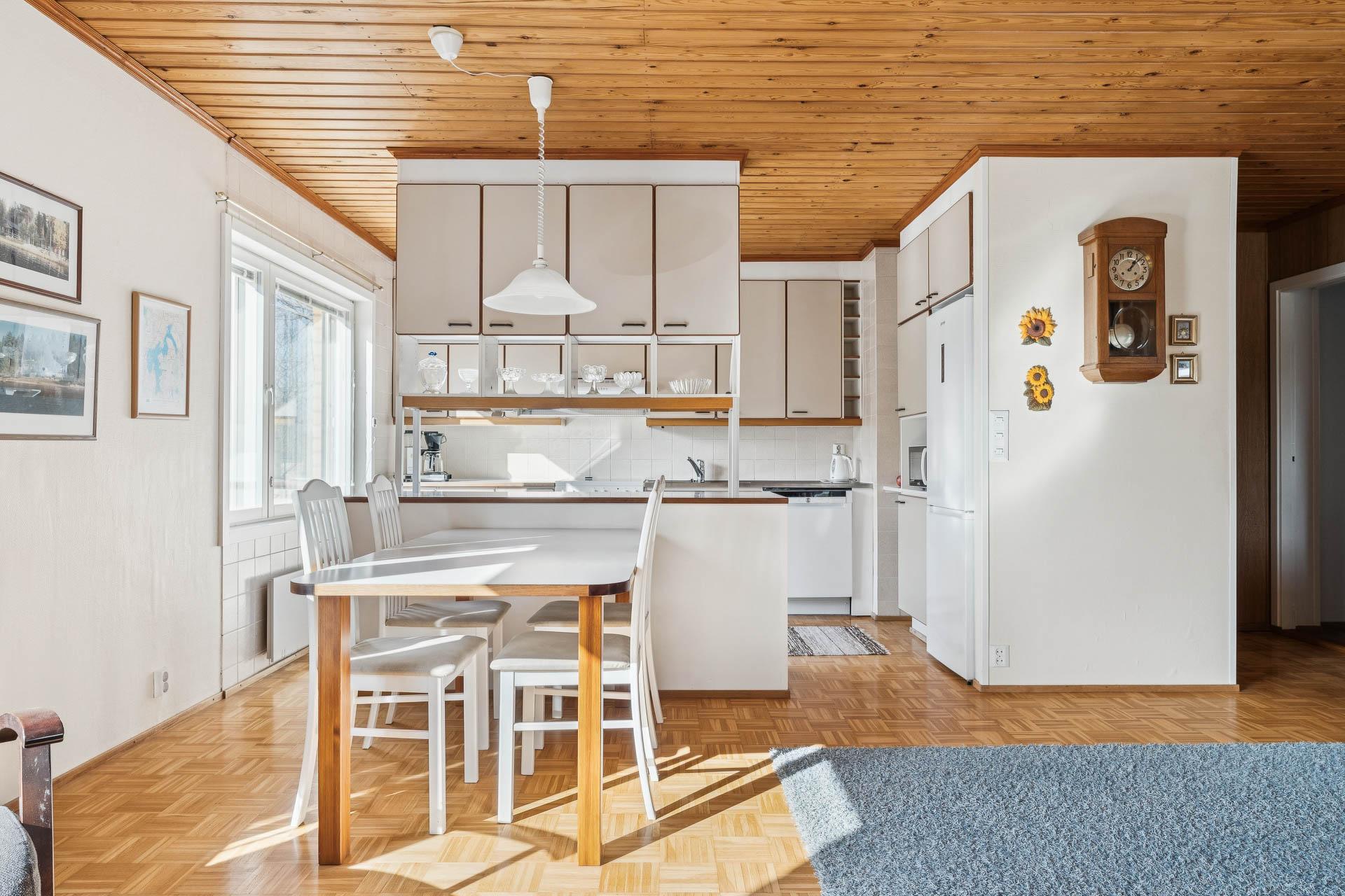 Läksyrinne 25, Puistola, Helsinki