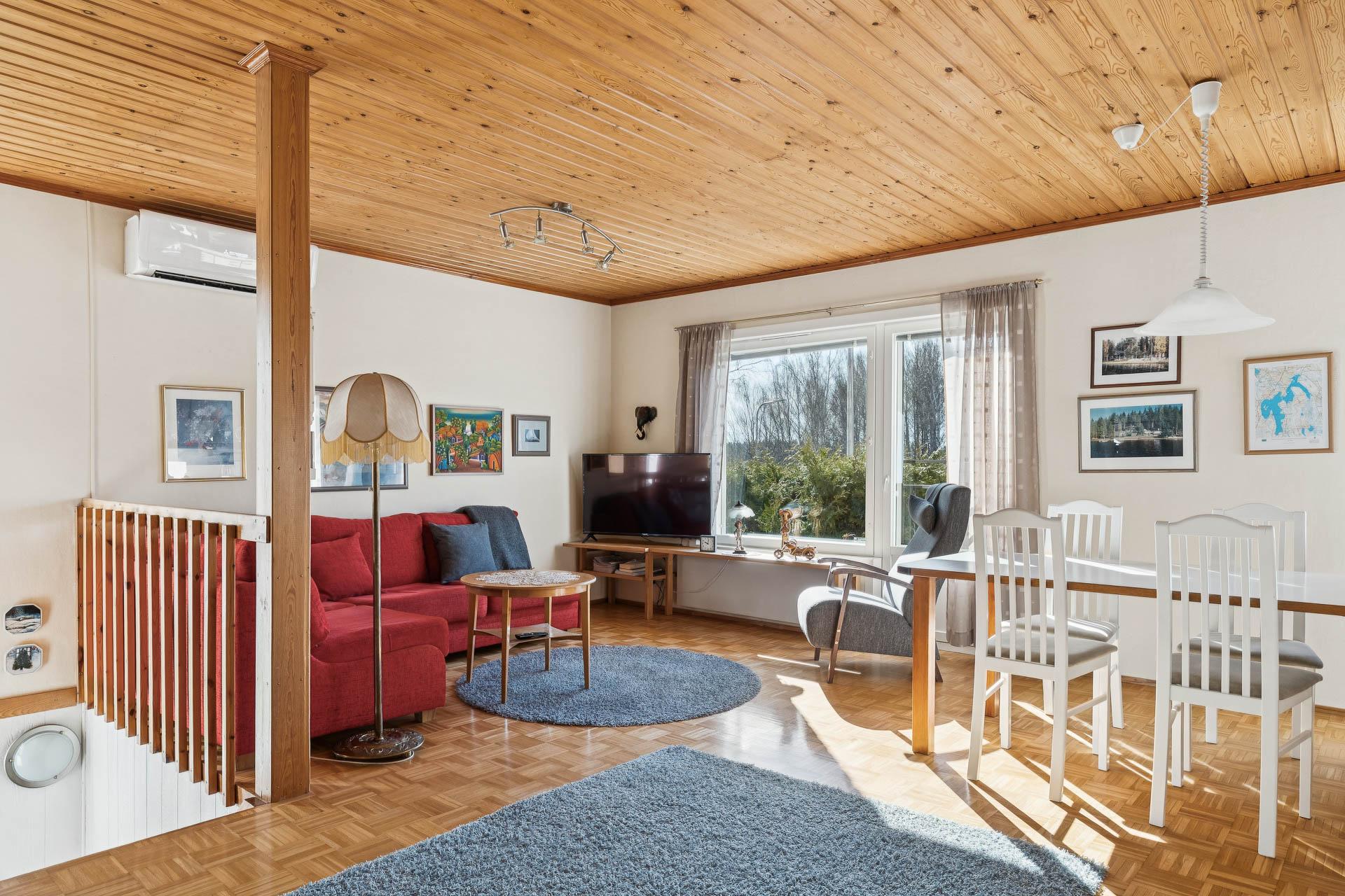 Läksyrinne 25, Puistola, Helsinki