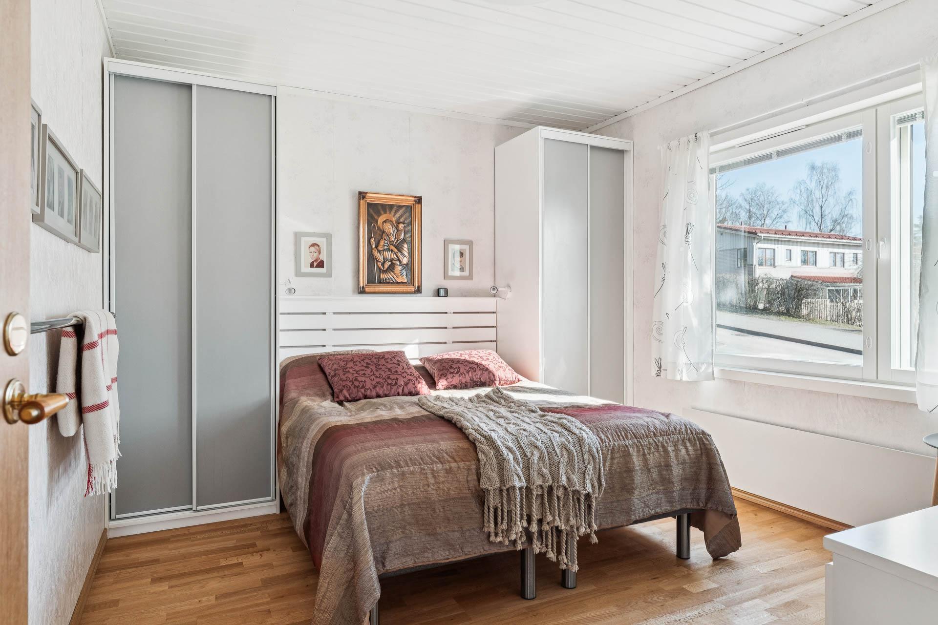 Läksyrinne 25, Puistola, Helsinki