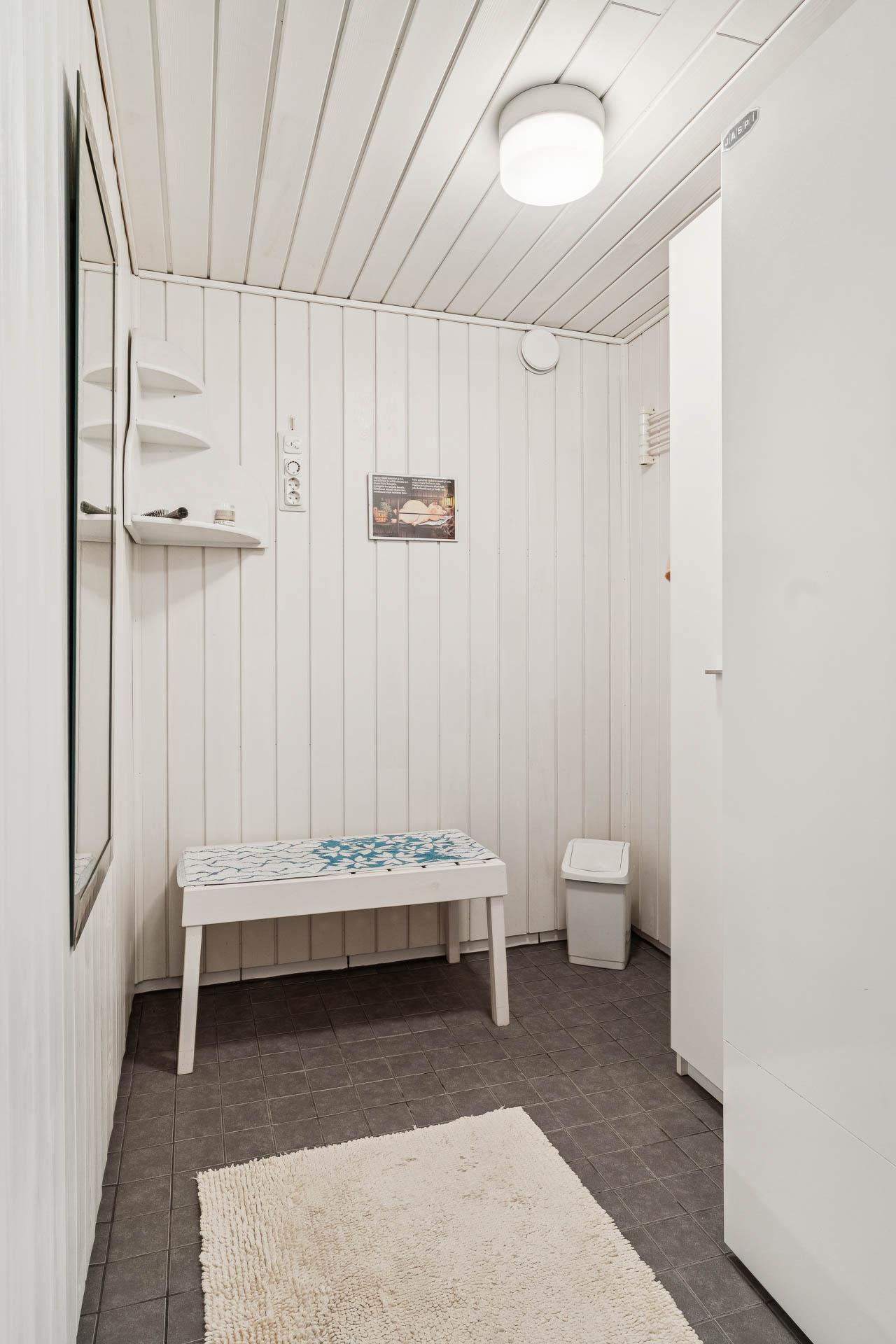 Läksyrinne 25, Puistola, Helsinki