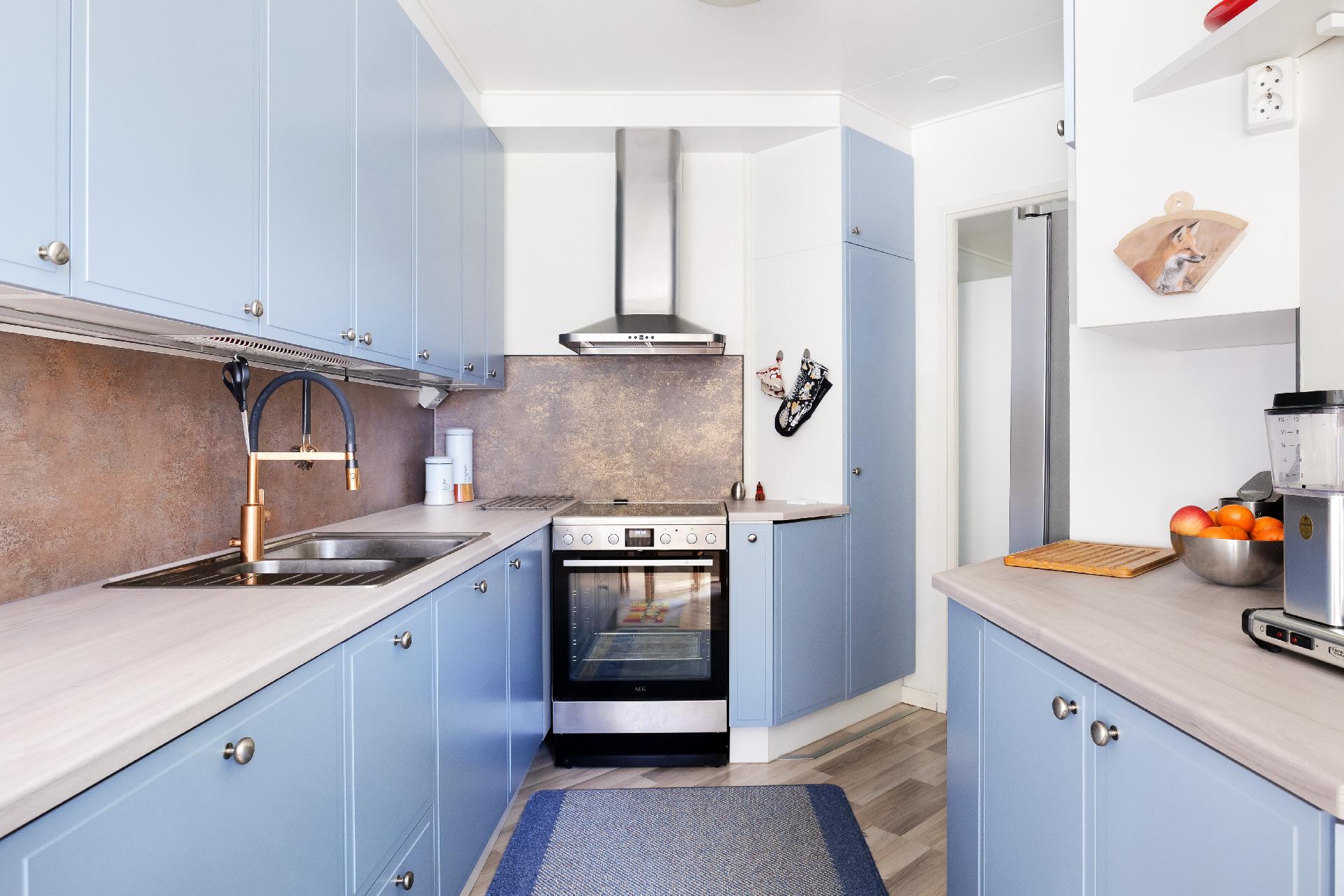 Uniikki, juuri remontoitu keittiö on kaunis ja kutsuva.