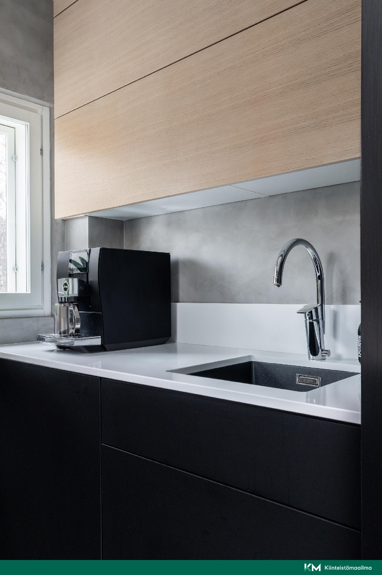 Bredantie 6, Kauniainen