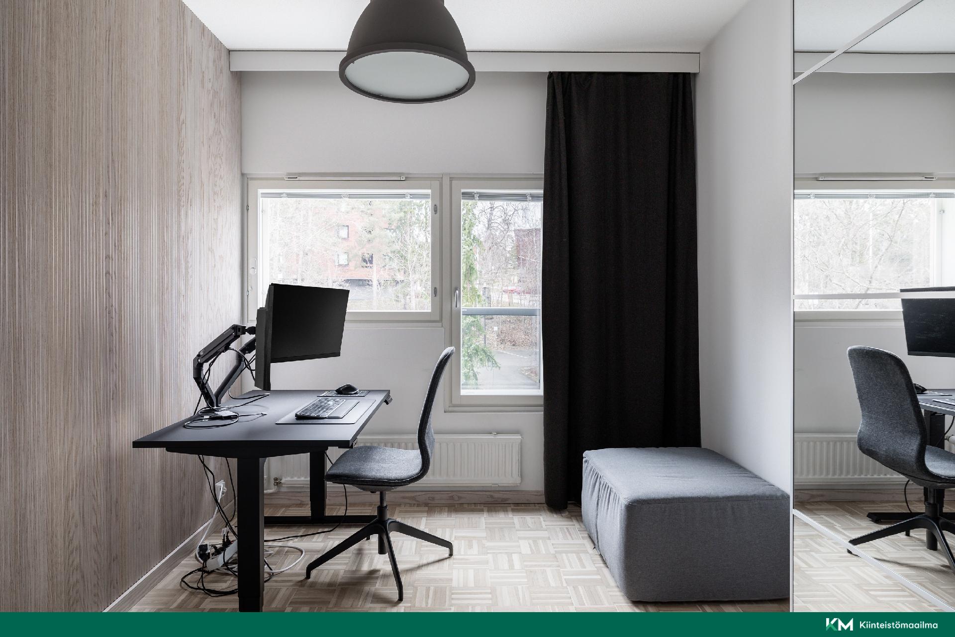 alakerran makuu-/työhuone