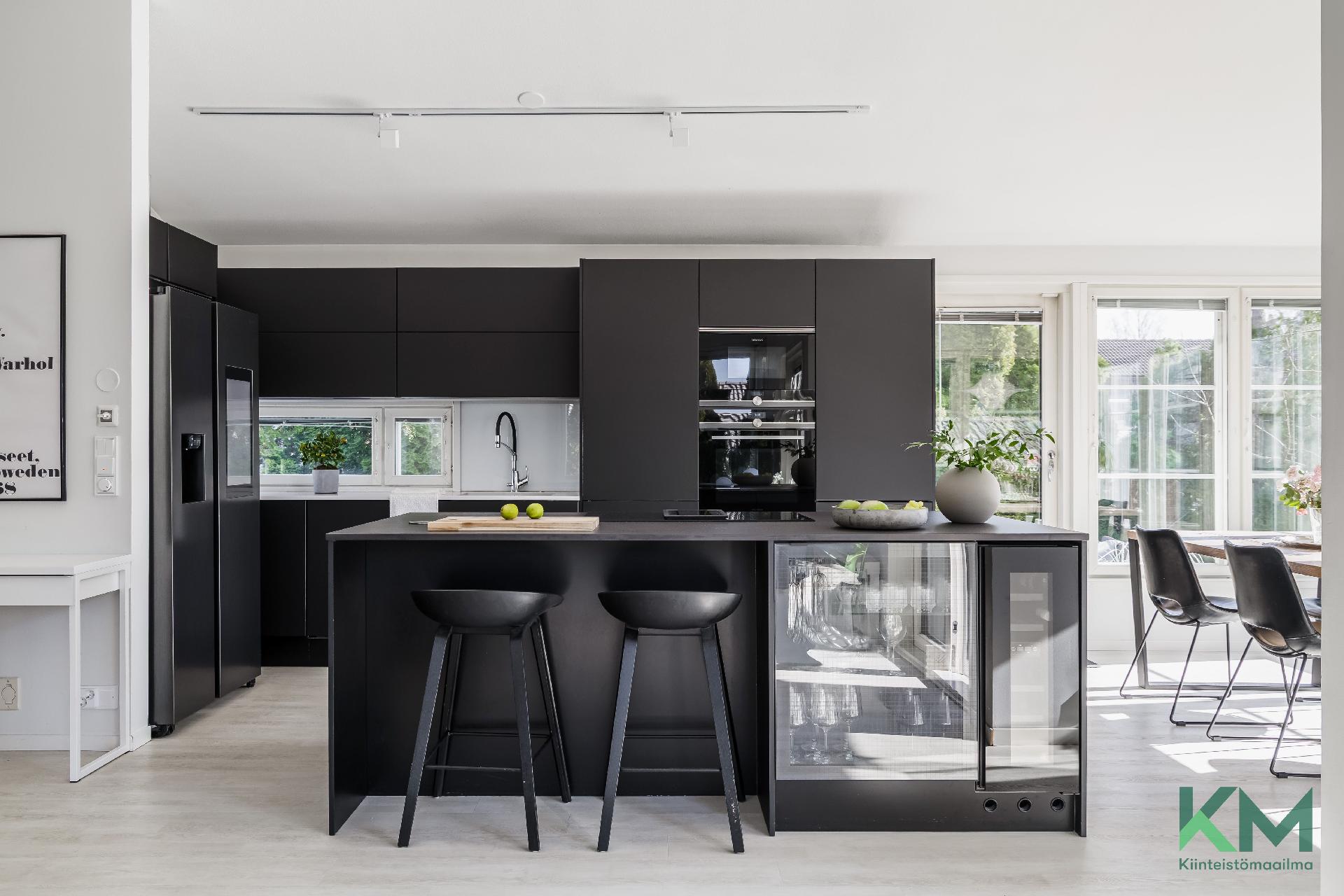 Hirsikalliontie 24, Laaksolahti, Espoo