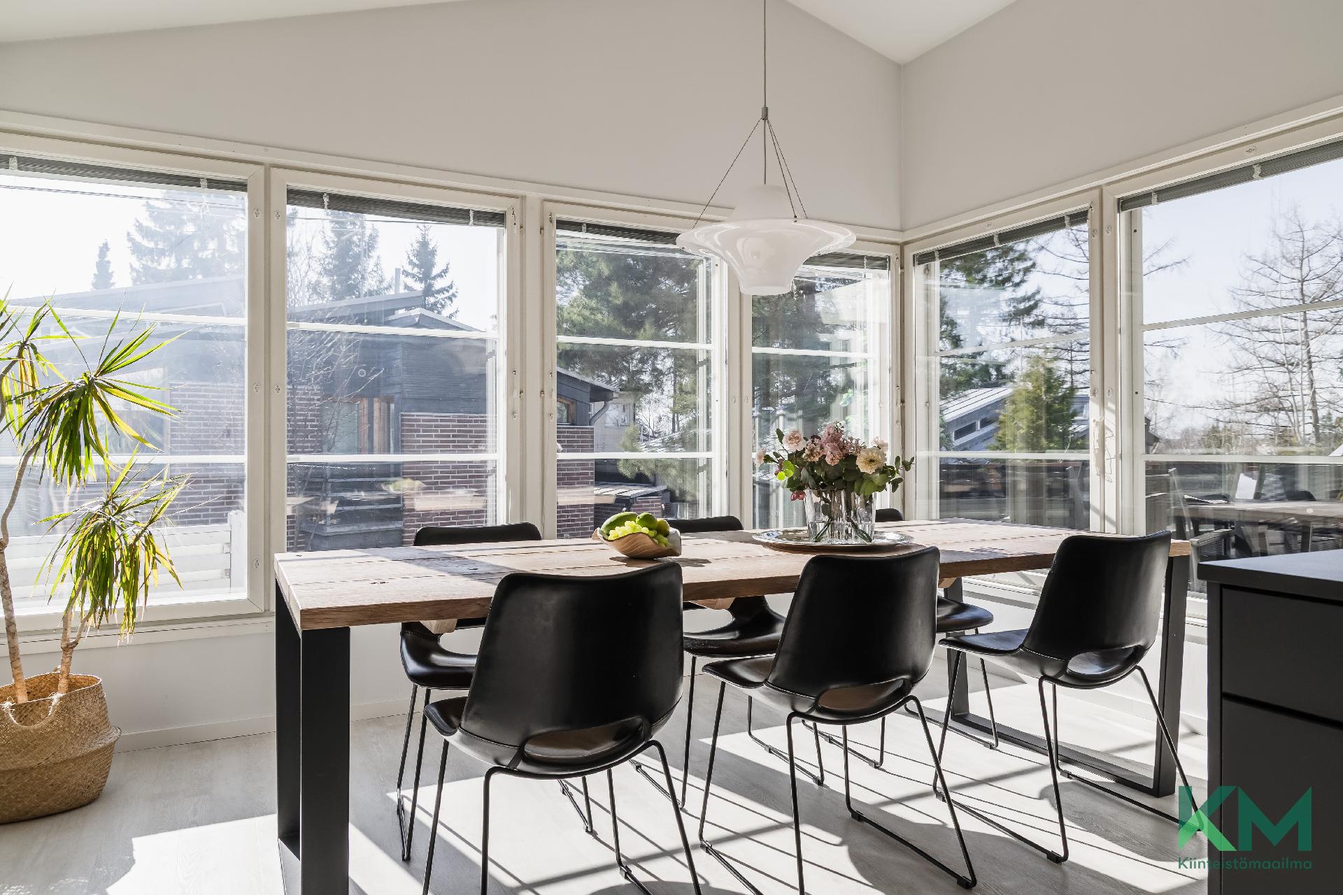 Hirsikalliontie 24, Laaksolahti, Espoo