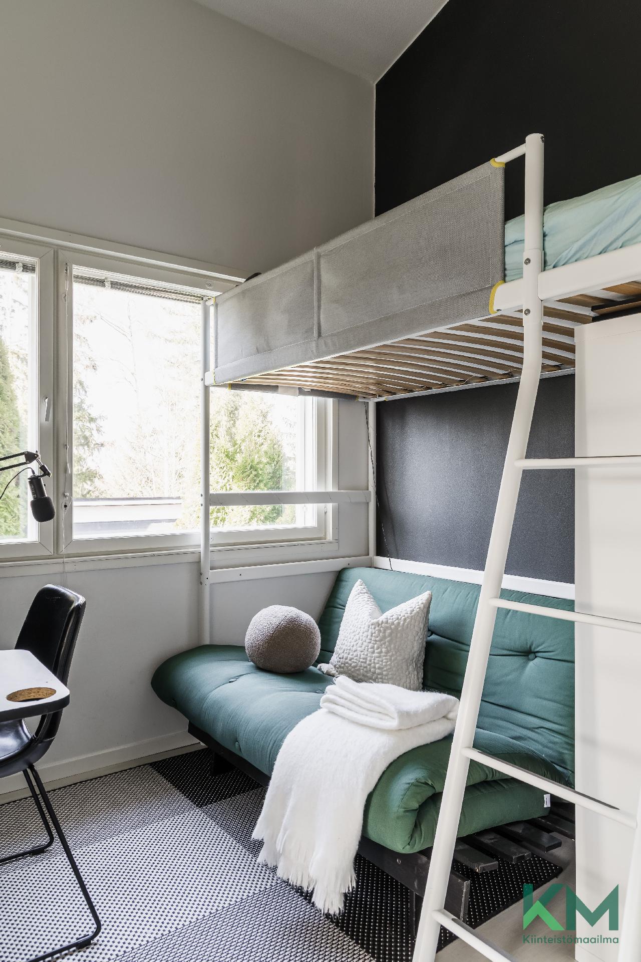 Hirsikalliontie 24, Laaksolahti, Espoo