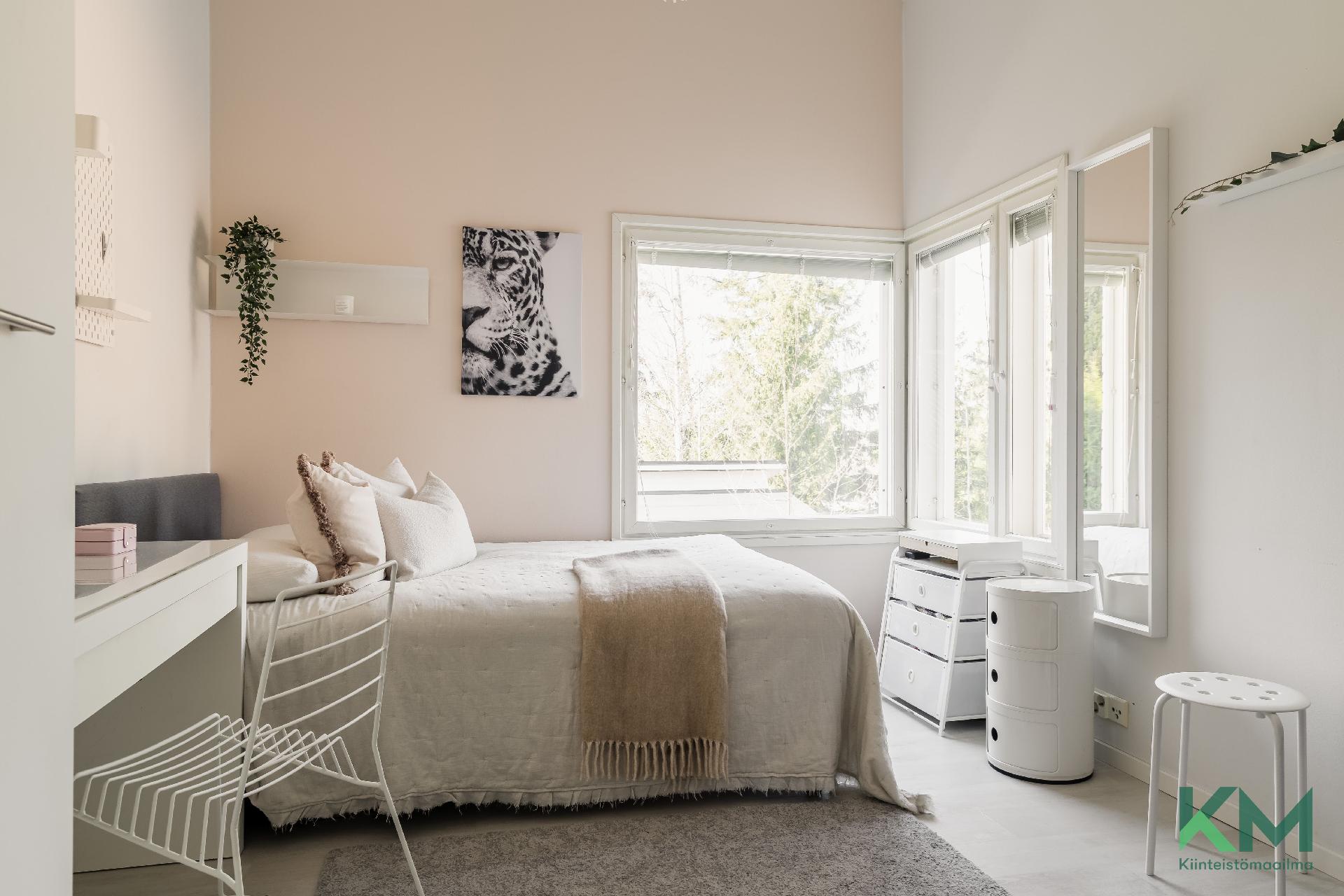 Hirsikalliontie 24, Laaksolahti, Espoo