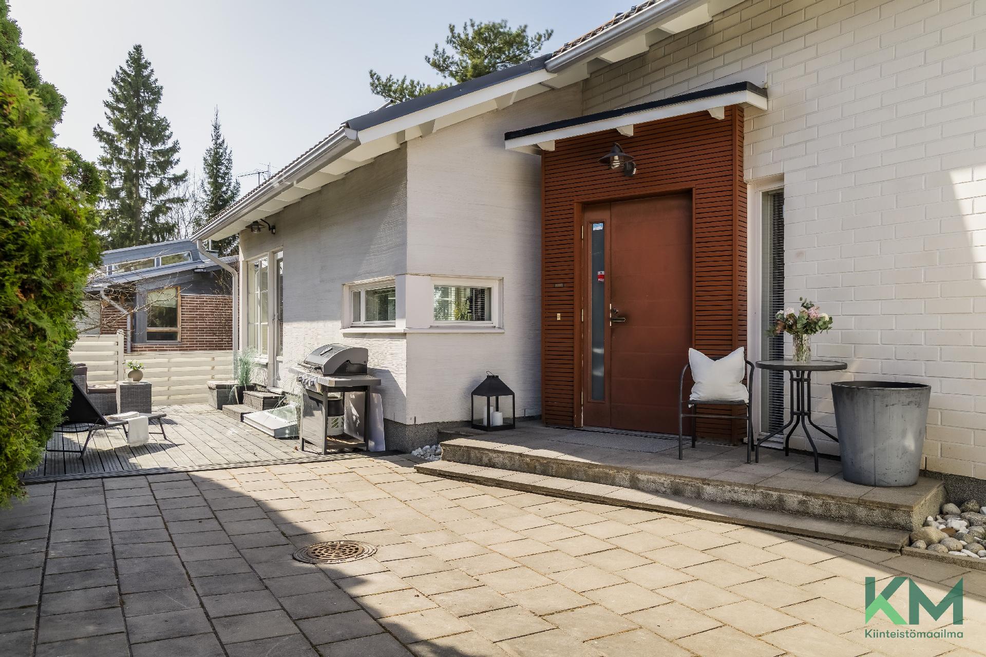 Hirsikalliontie 24, Laaksolahti, Espoo