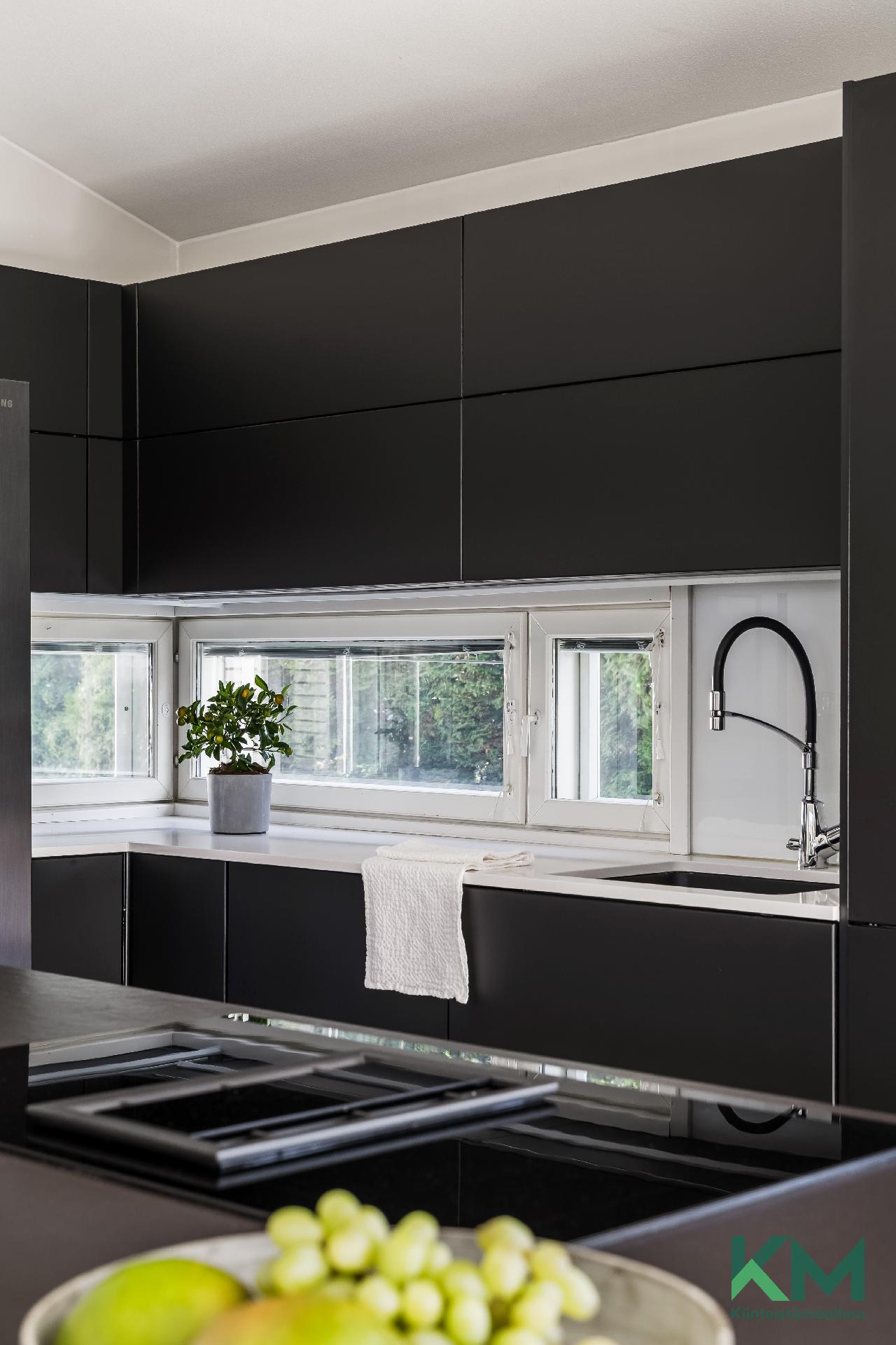 Hirsikalliontie 24, Laaksolahti, Espoo