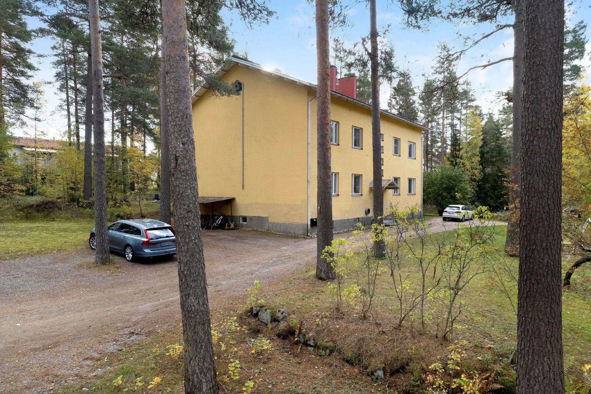 Rajavartiostonkatu 8, Keskusta, Lohja