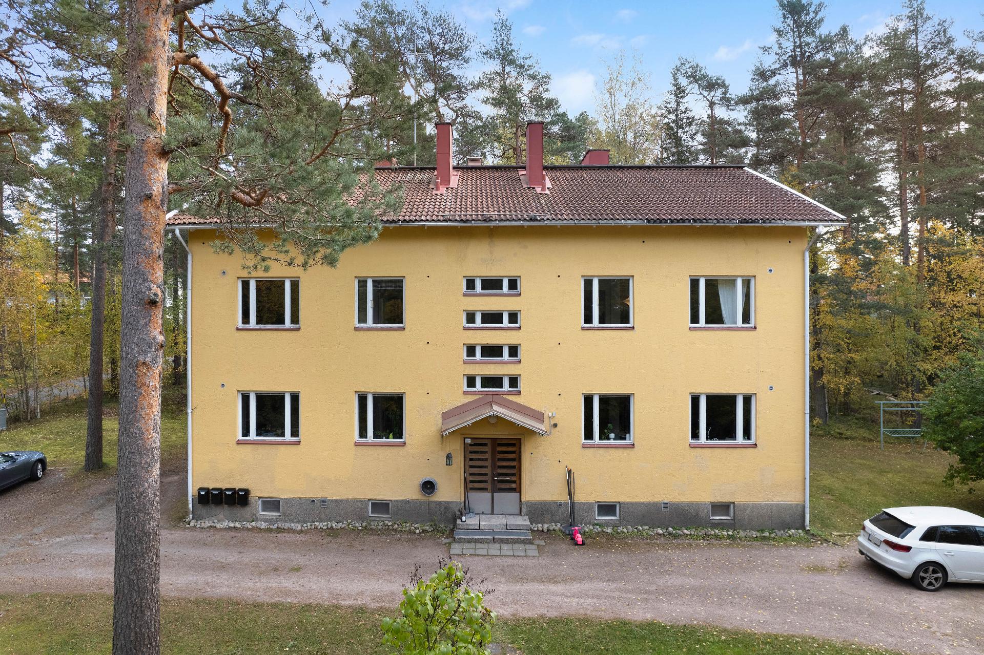 Rajavartiostonkatu 8, Keskusta, Lohja