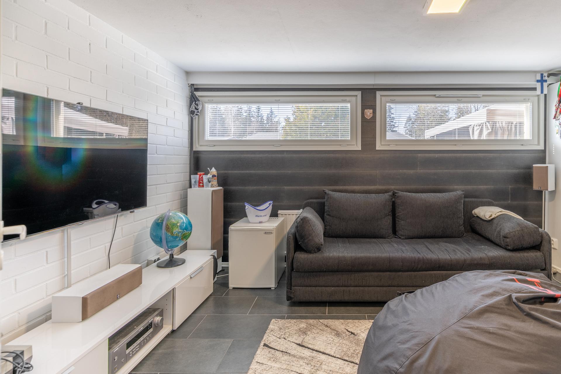 alakerran takkahuone