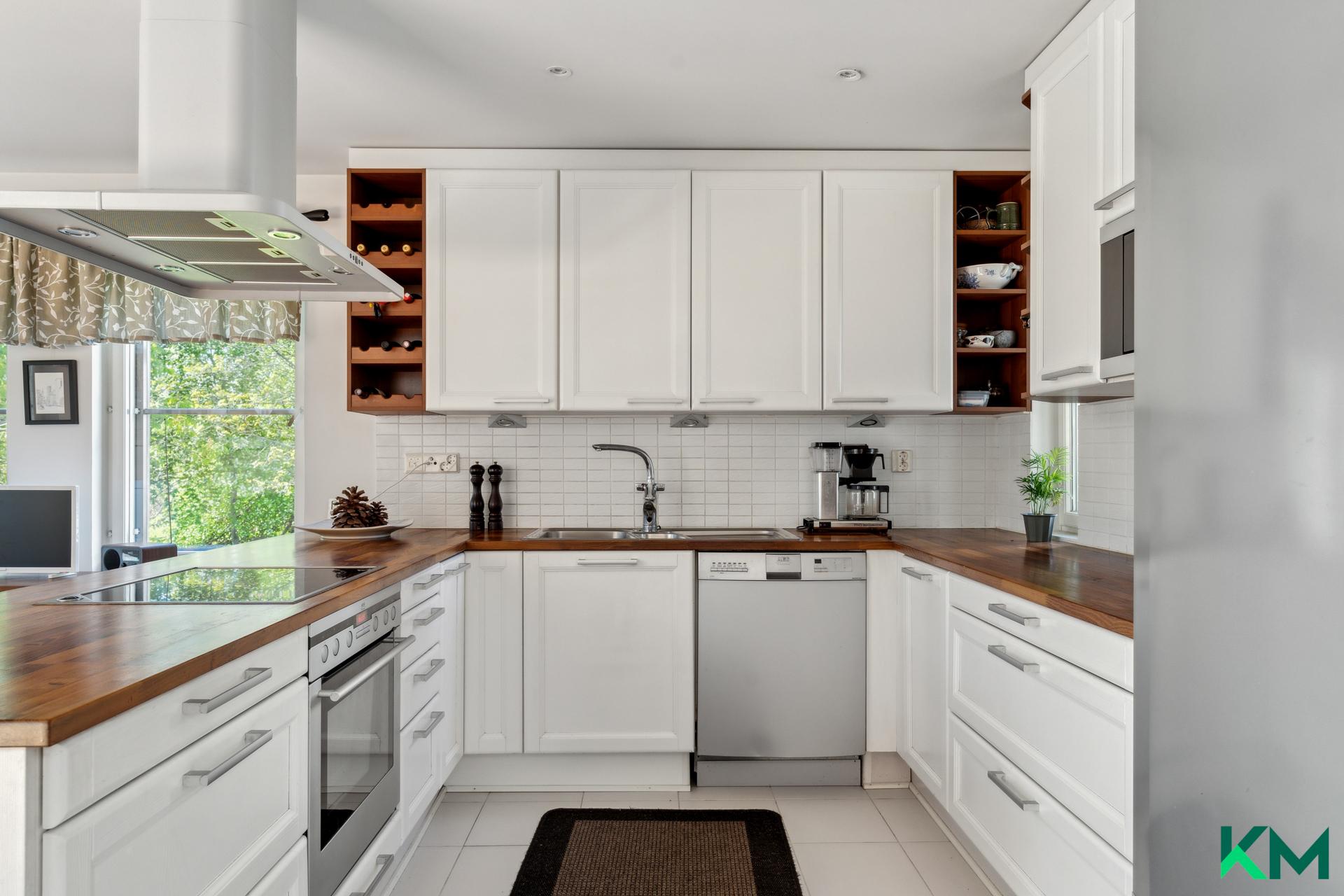 Modernissa keittiössä on ilo kokkailla