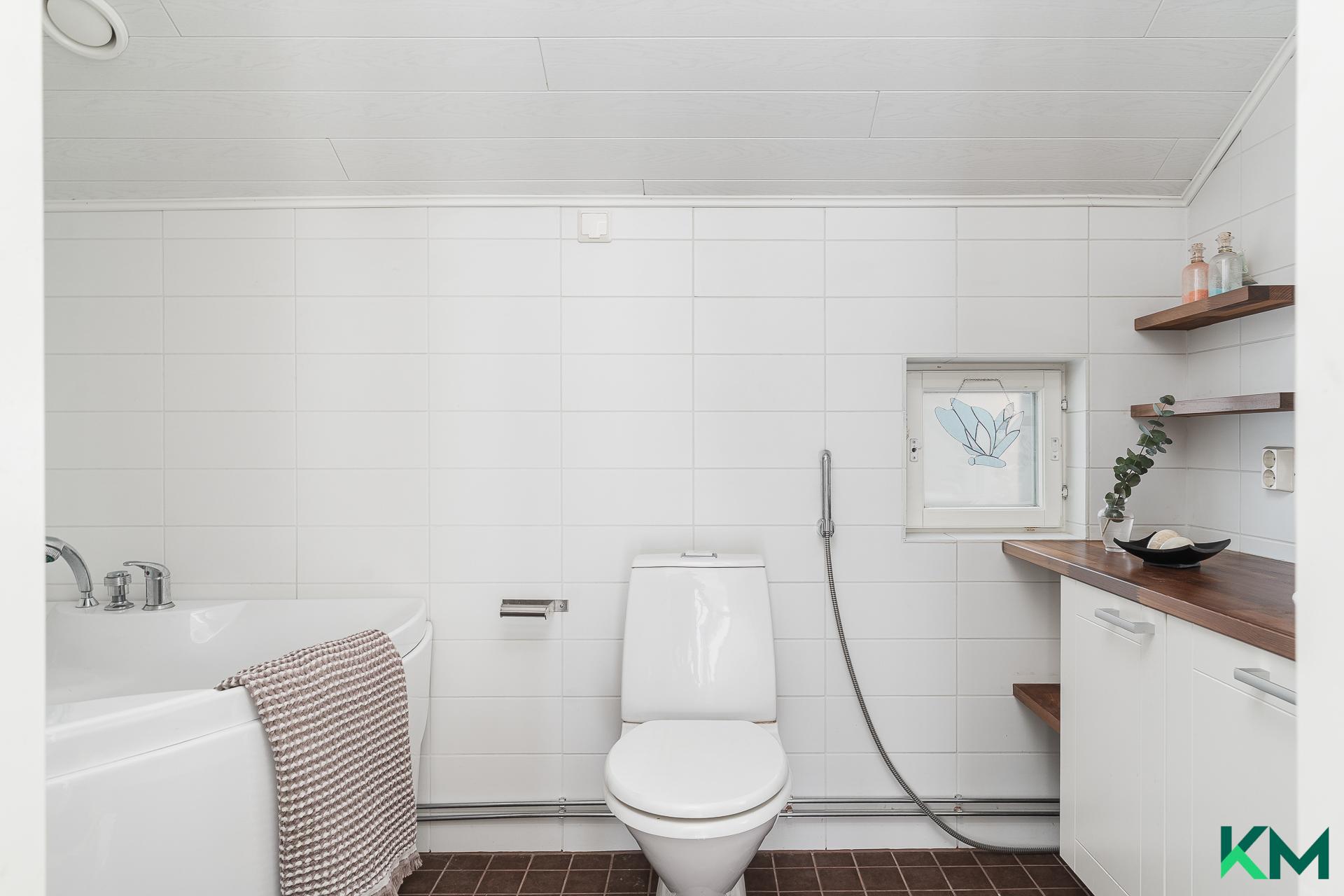 Ylhäältä löytyy myös poreamme