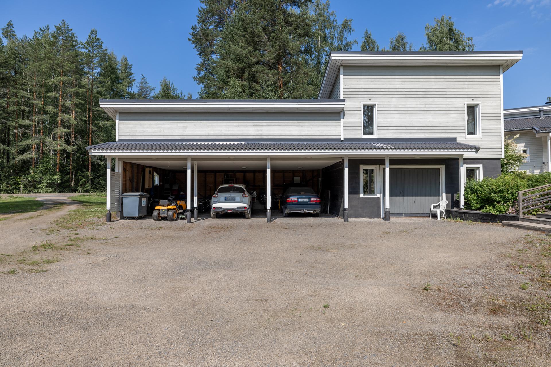 autotalli/3:n auton katos/verstas/harrastetila